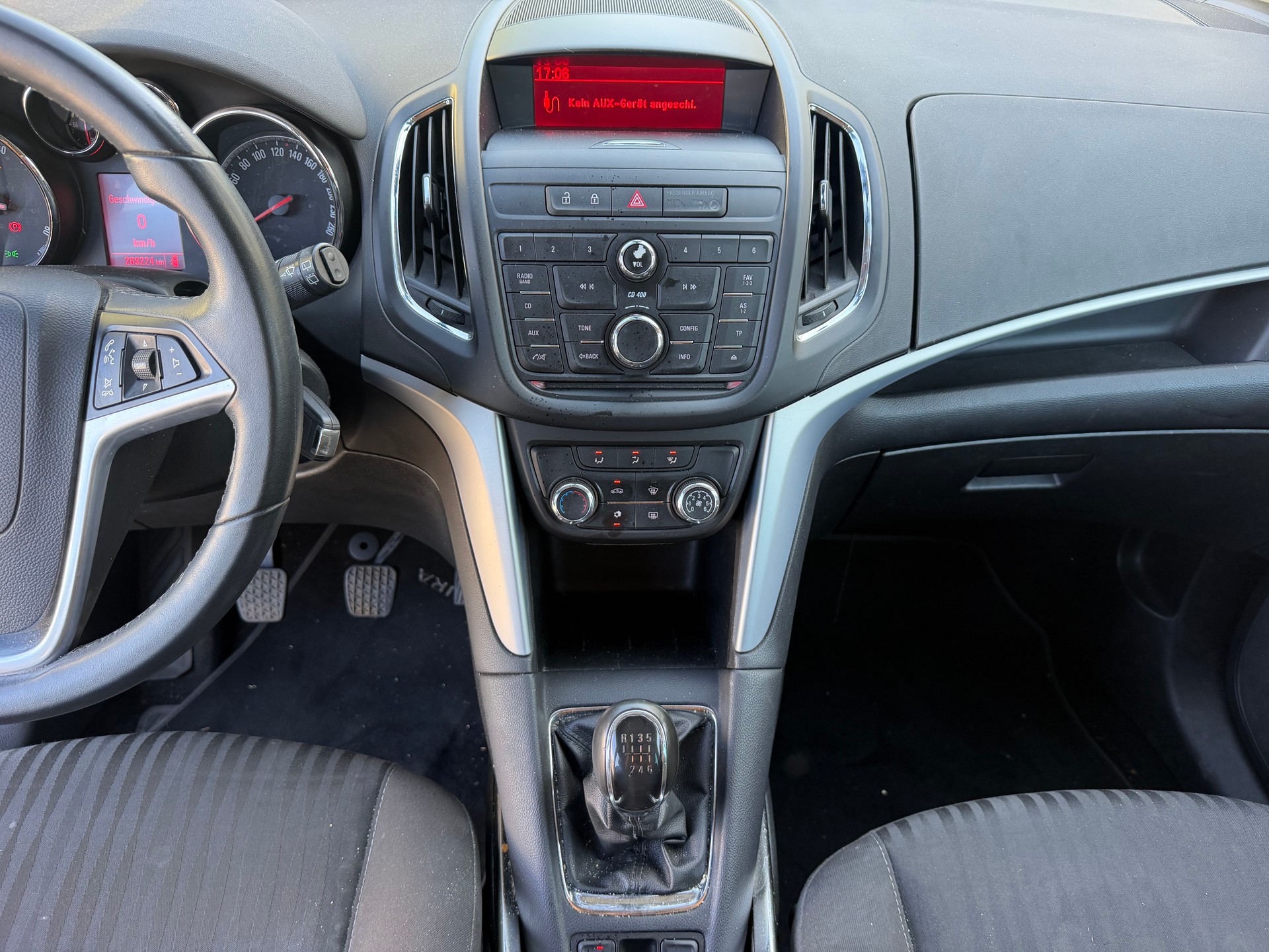 OPEL Zafira Tourer 1.4i 16V Cosmo-image-13