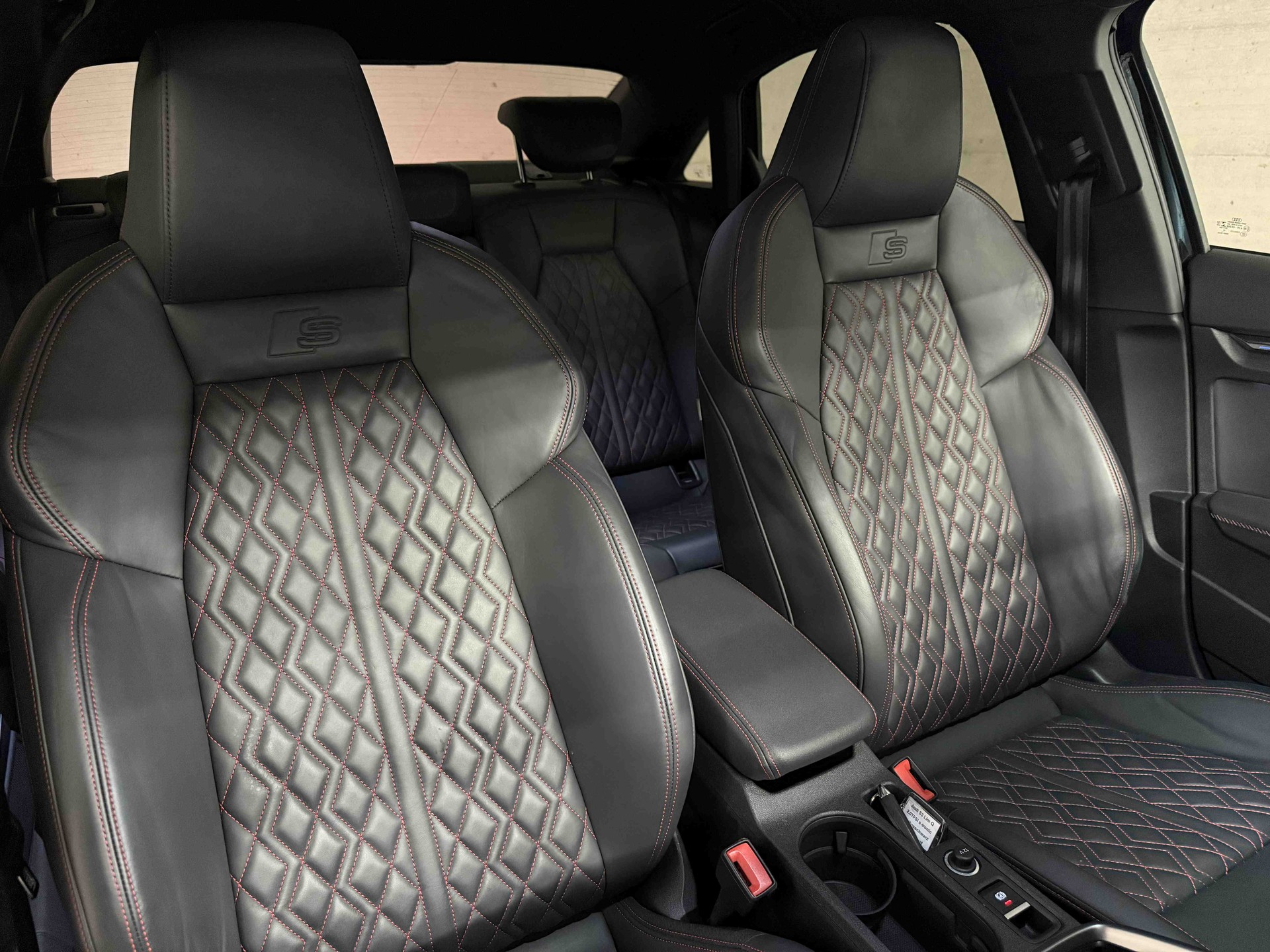 AUDI S3 Limousine 2.0 TFSI quattro S-tronic-image-7