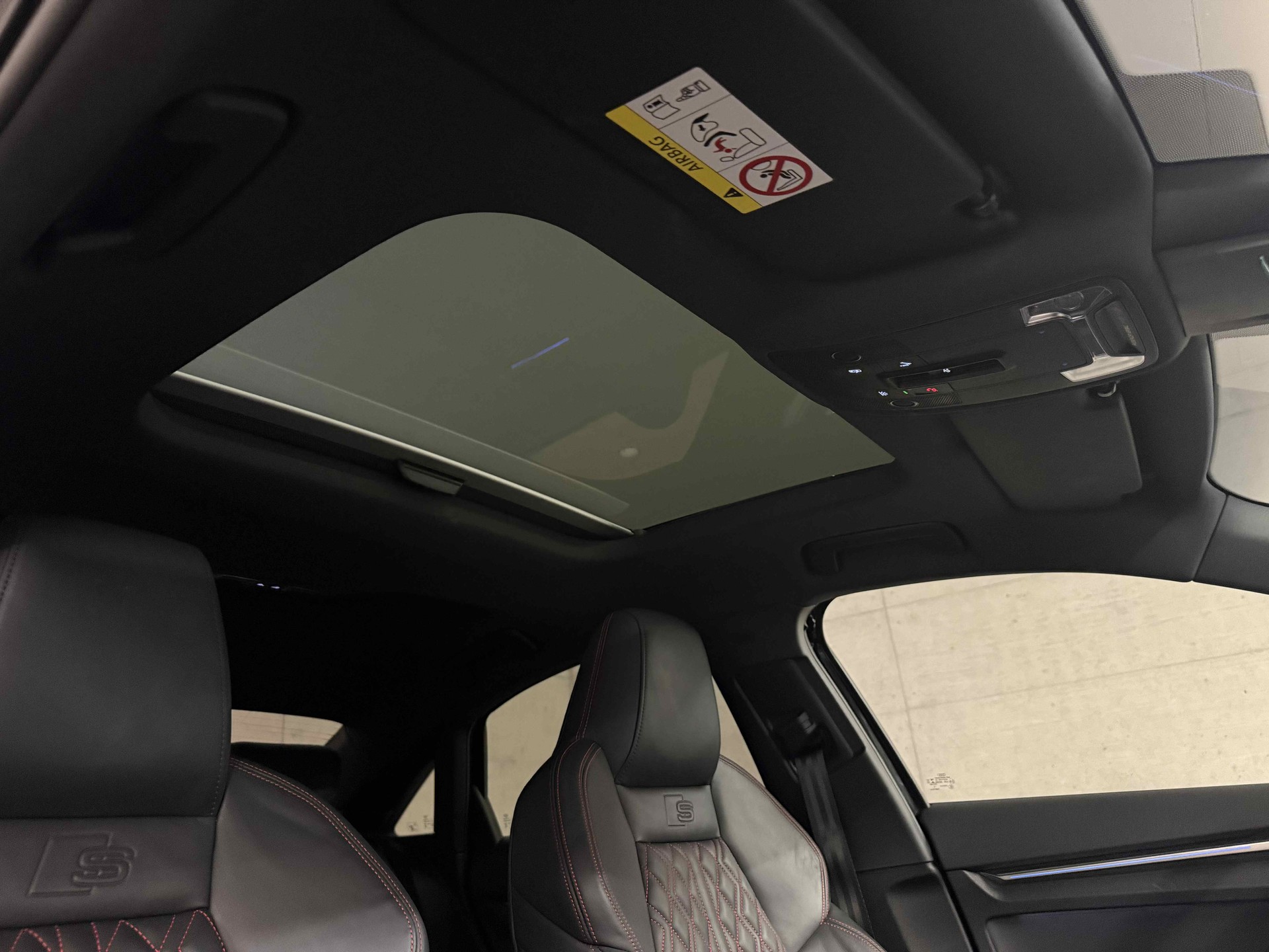 AUDI S3 Limousine 2.0 TFSI quattro S-tronic-image-10
