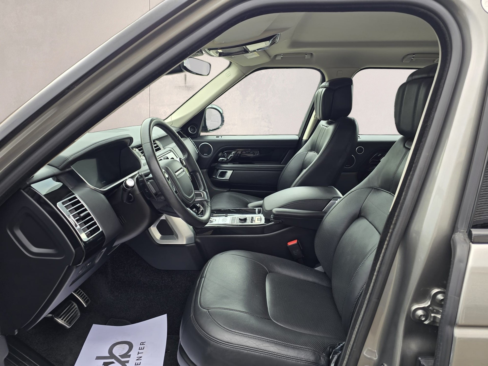 LAND ROVER Range Rover 4.4 SDV8 Vogue Automatic-image-13