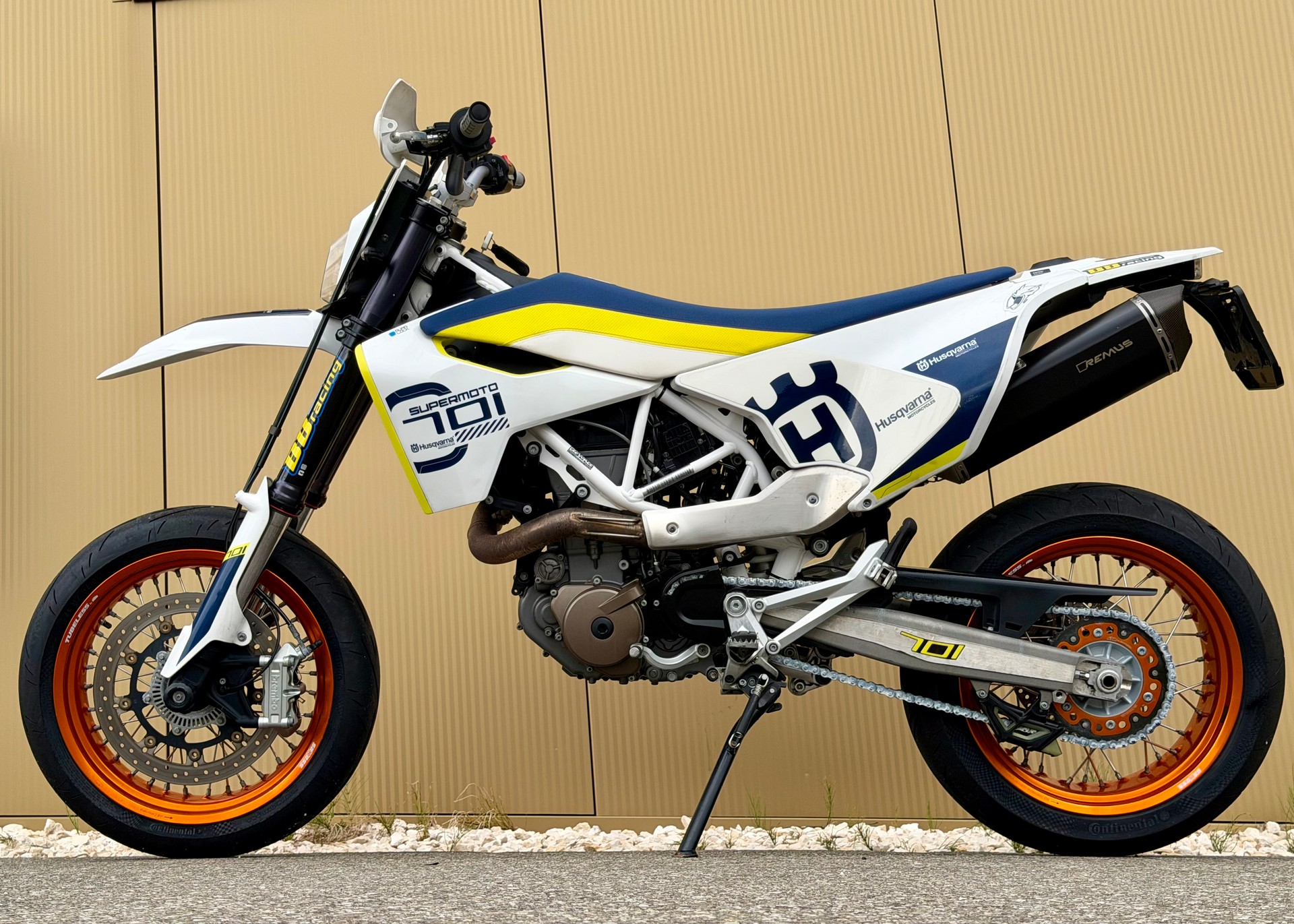 HUSQVARNA 701 Supermoto-image-10