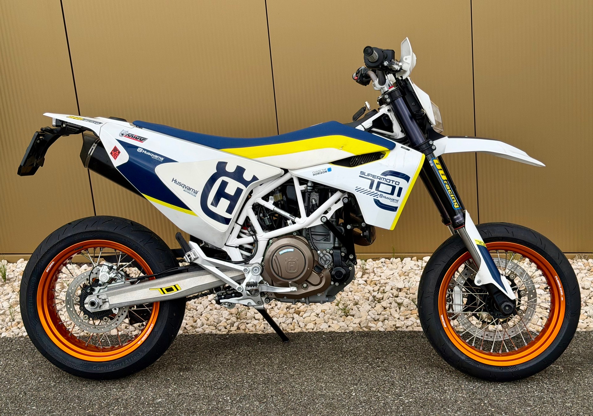 HUSQVARNA 701 Supermoto-image-3