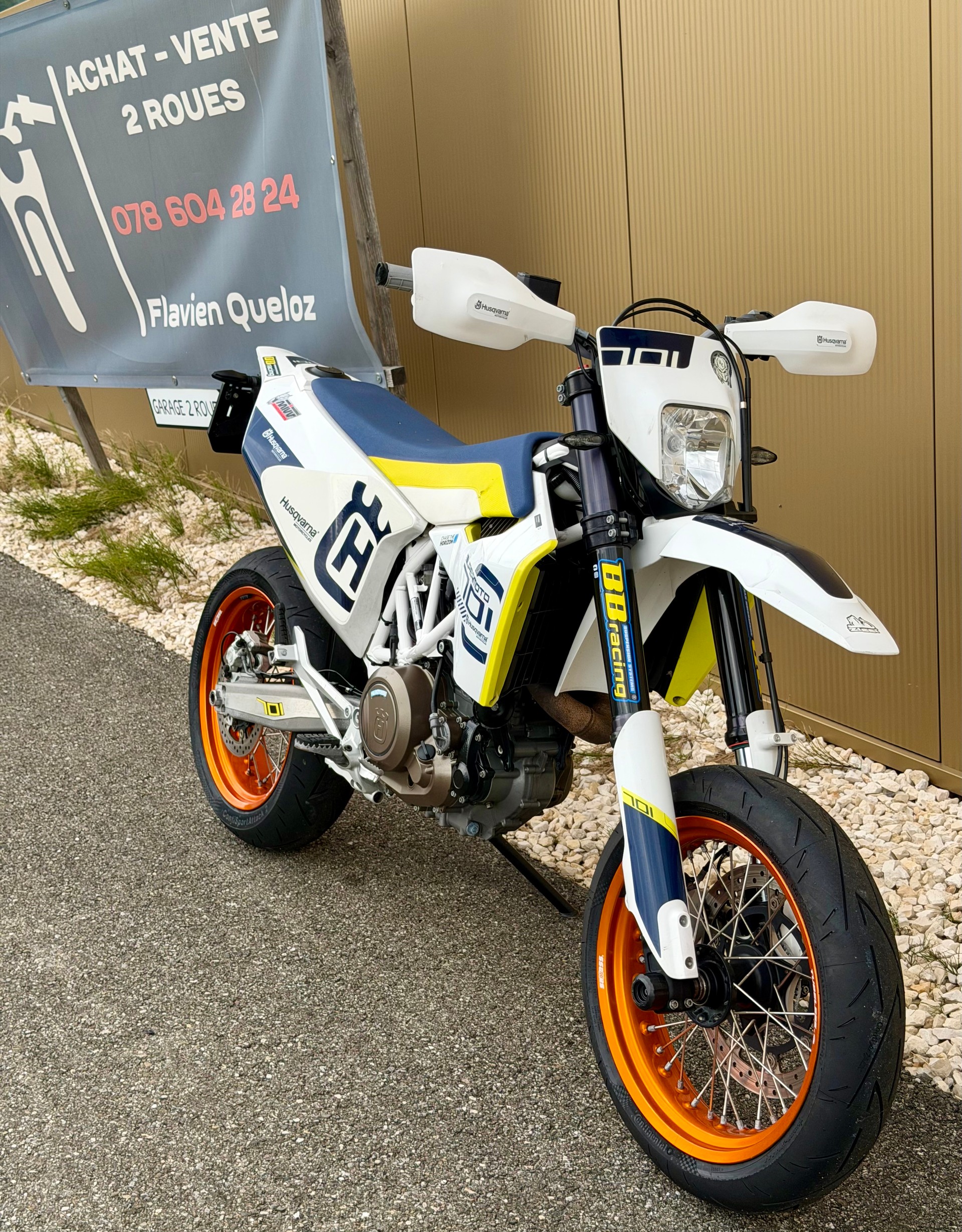 HUSQVARNA 701 Supermoto-image-0