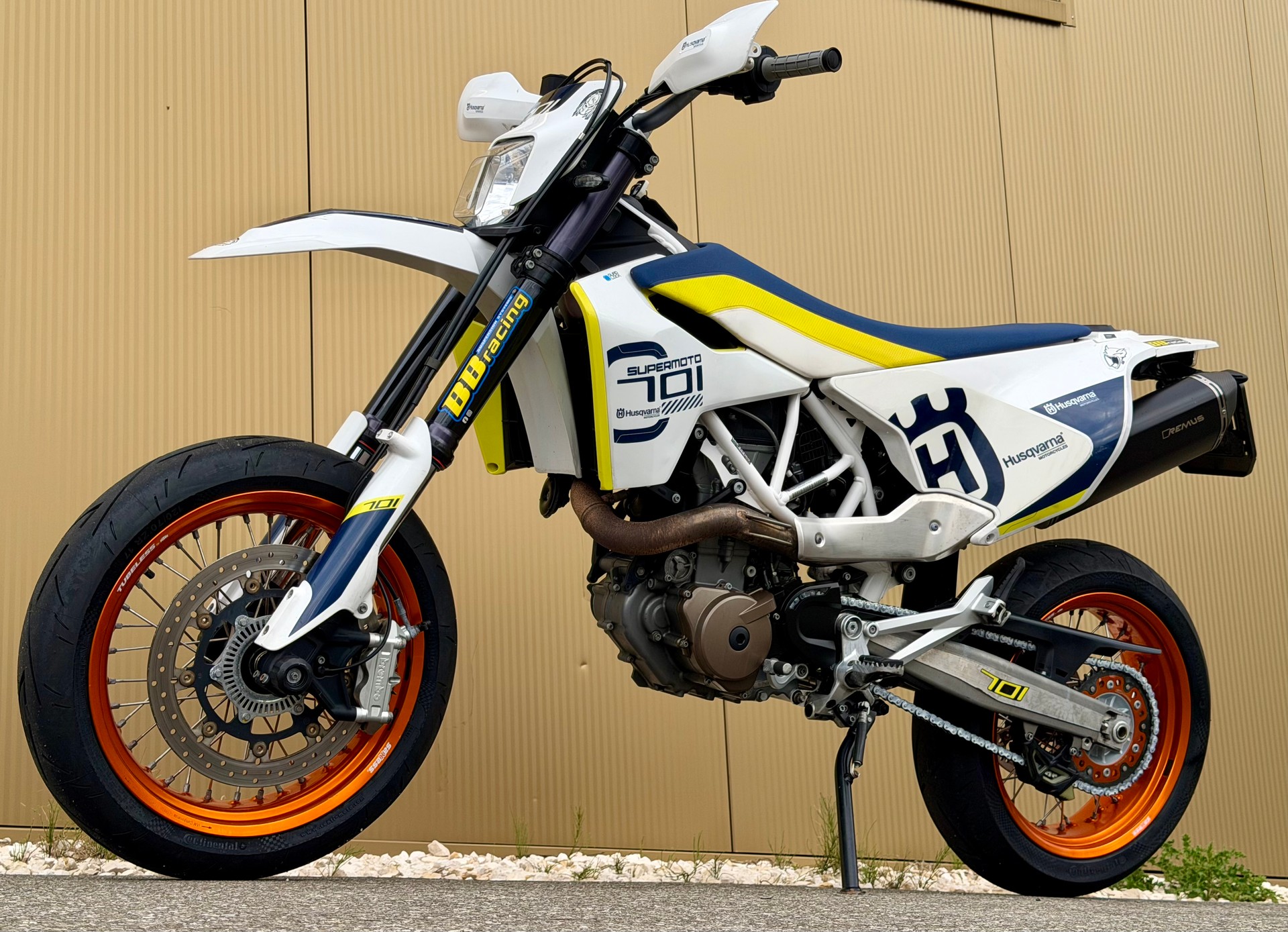 HUSQVARNA 701 Supermoto-image-9