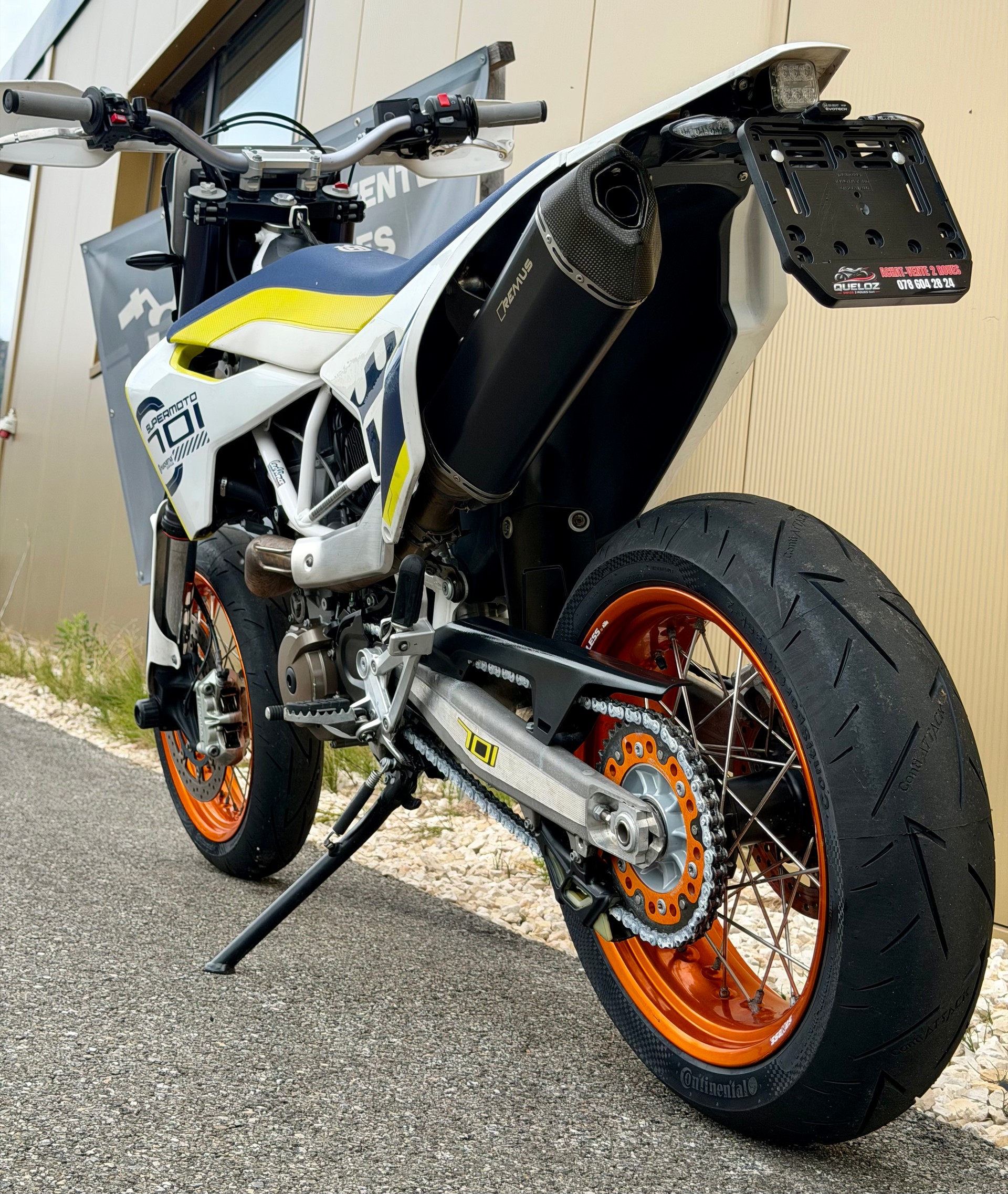 HUSQVARNA 701 Supermoto-image-12