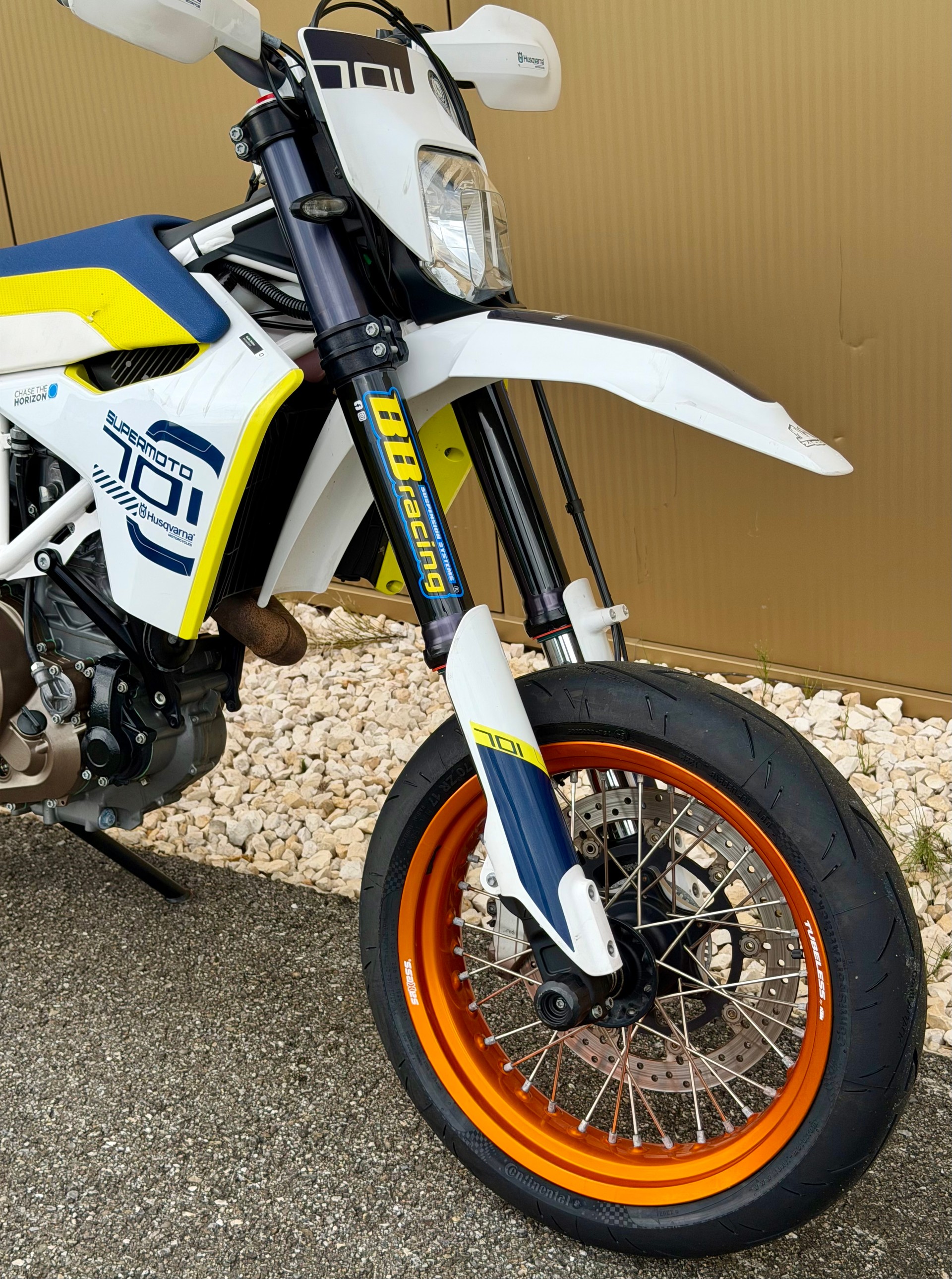 HUSQVARNA 701 Supermoto-image-1