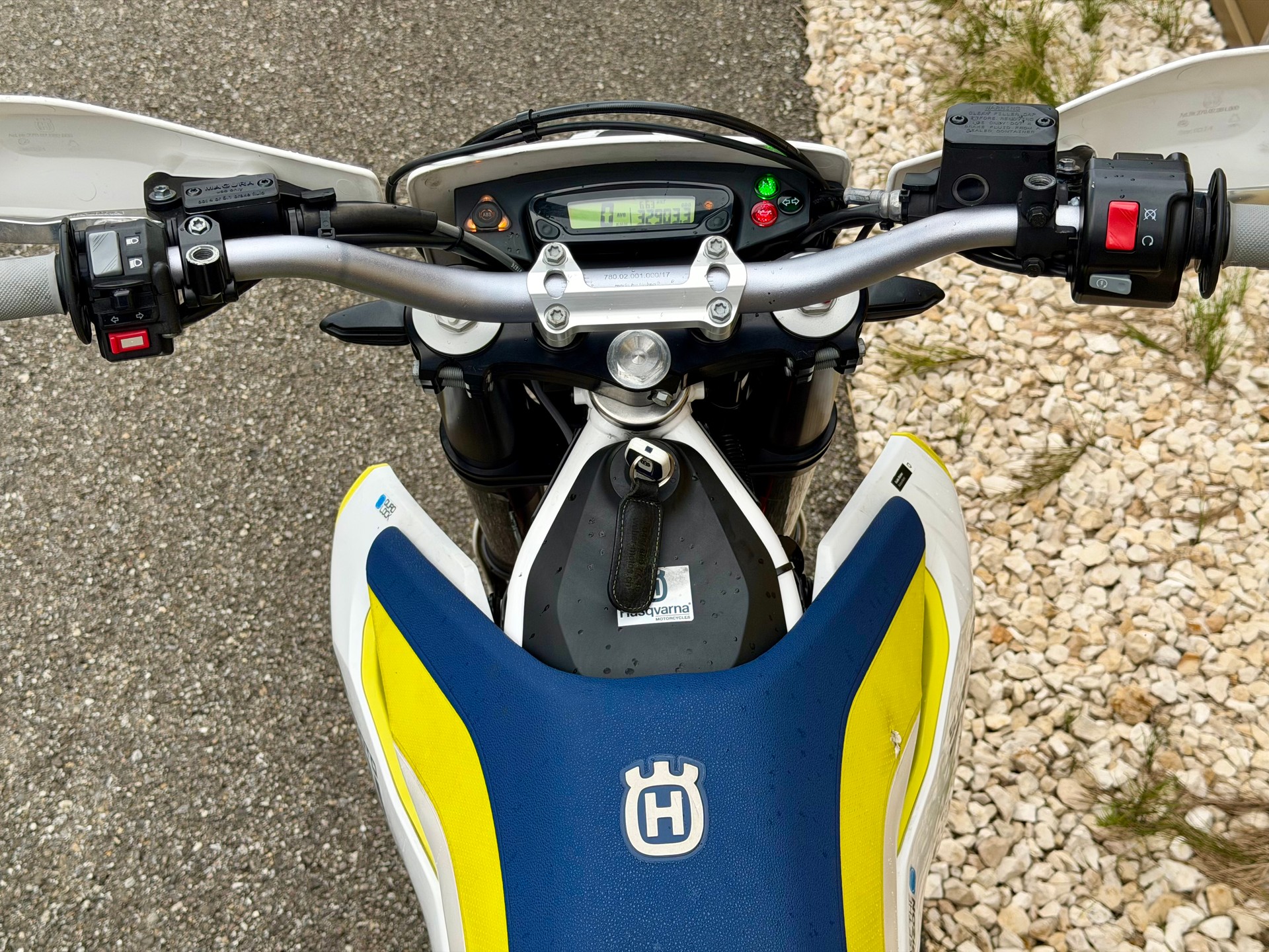 HUSQVARNA 701 Supermoto-image-15