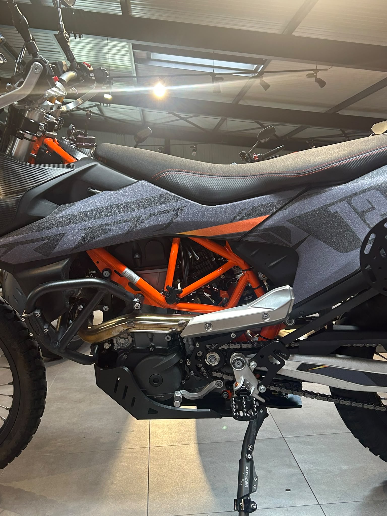 KTM 690 Enduro R-image-9