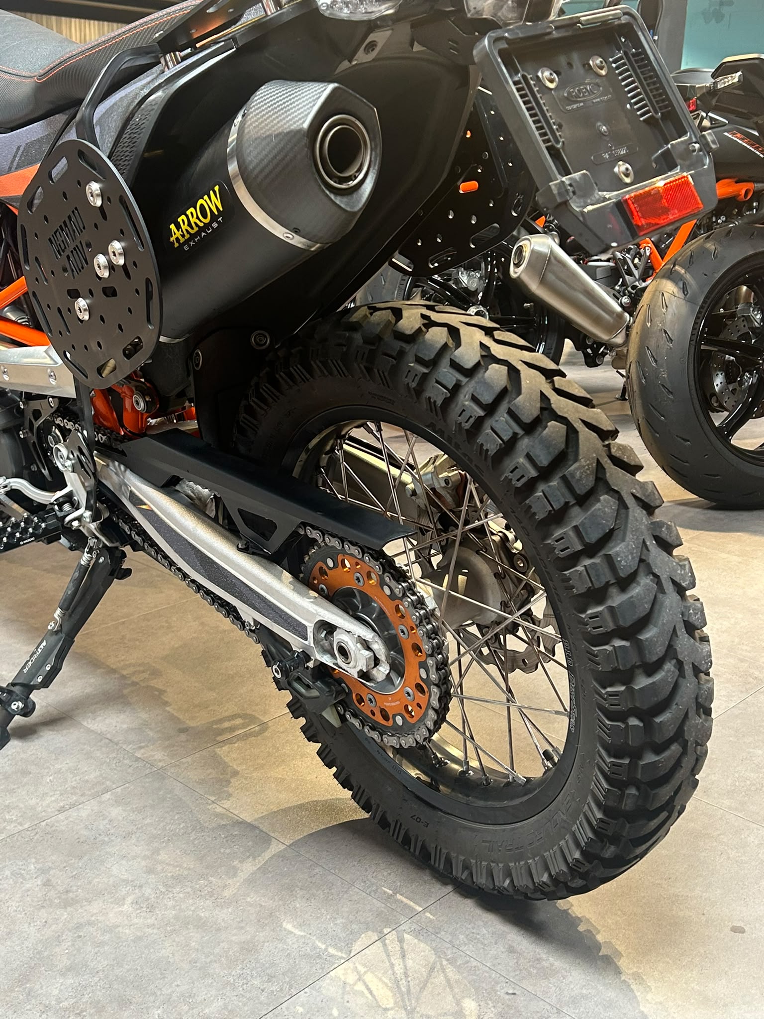 KTM 690 Enduro R-image-12
