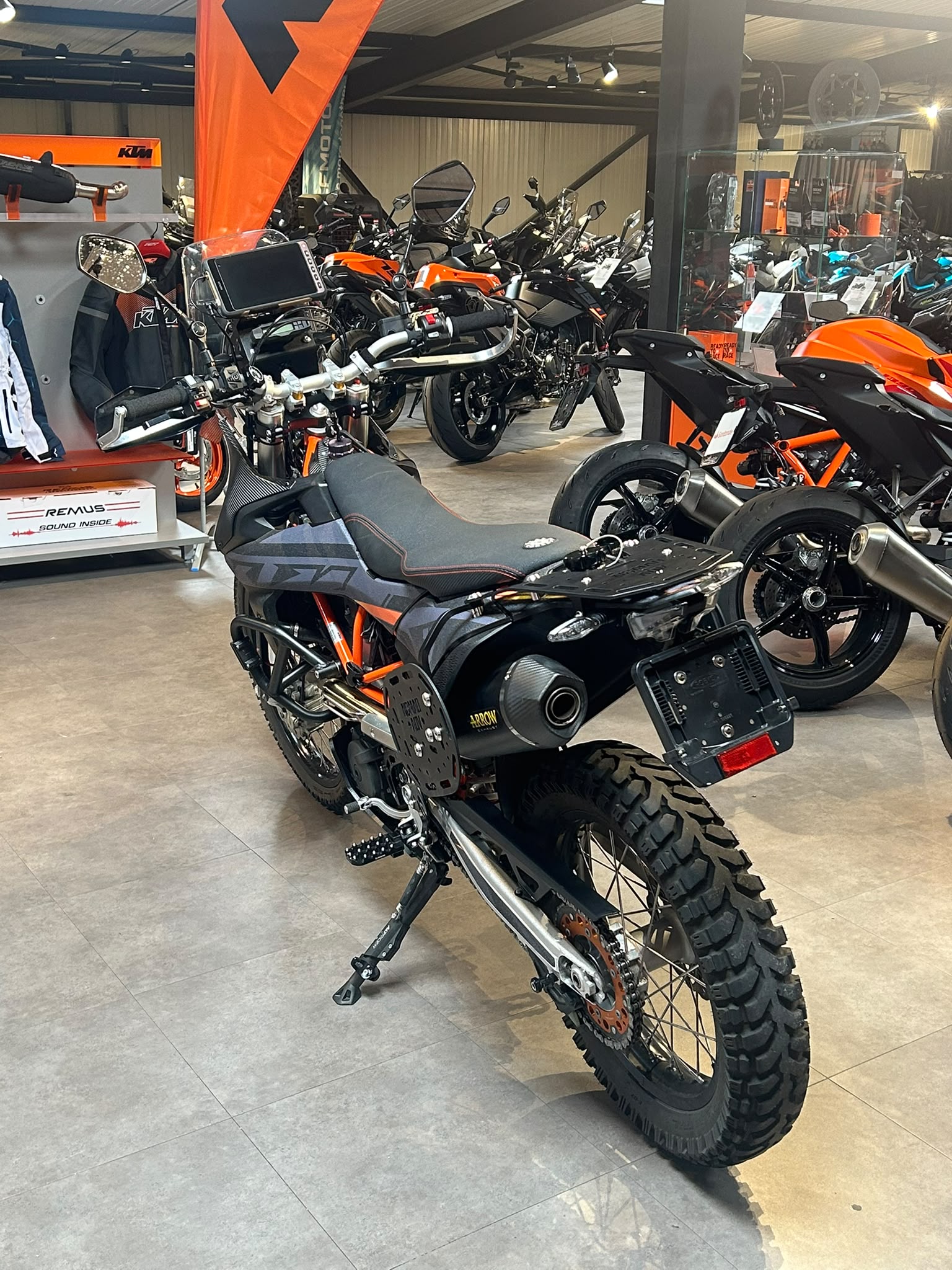 KTM 690 Enduro R-image-4