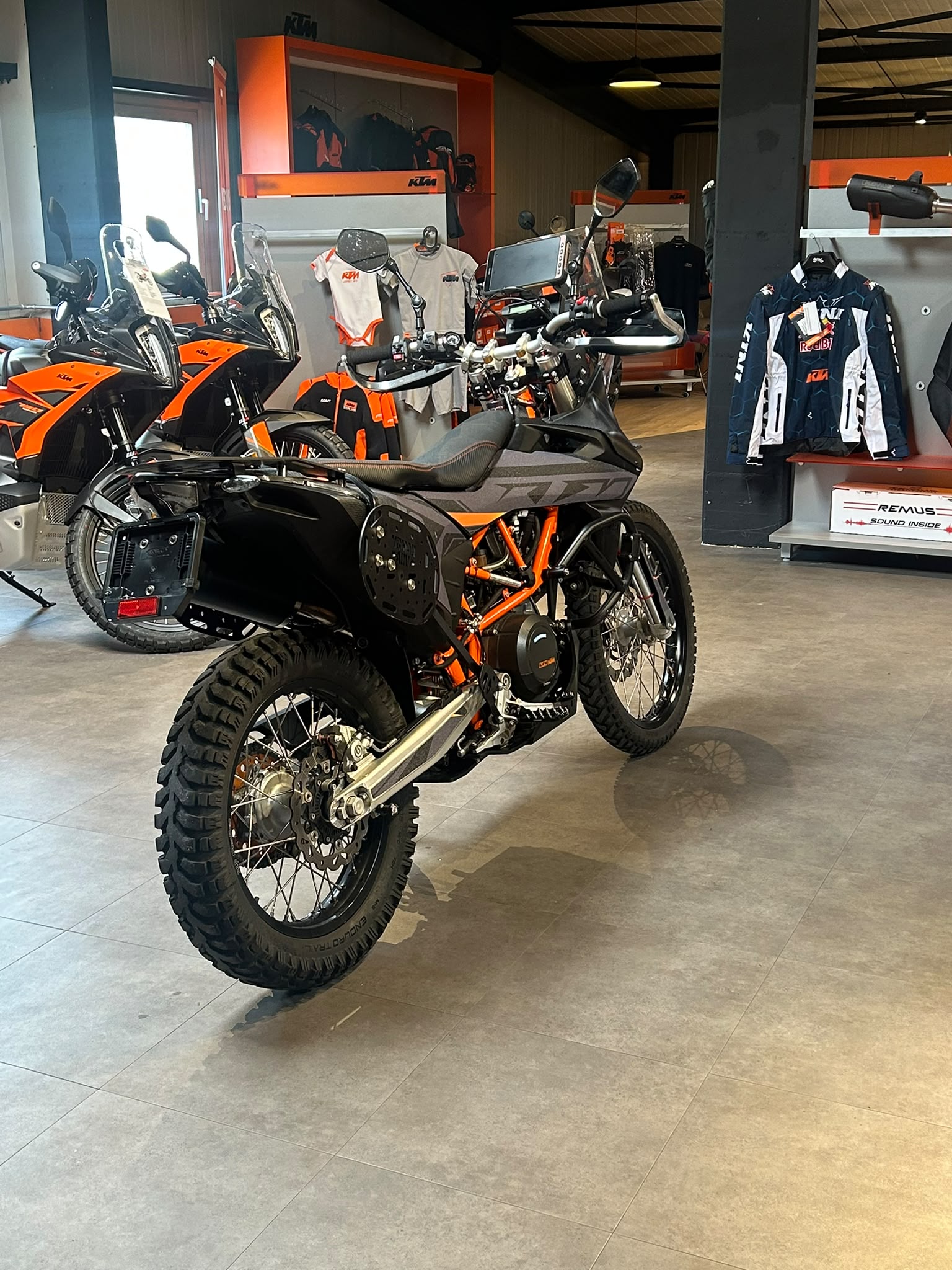 KTM 690 Enduro R-image-2