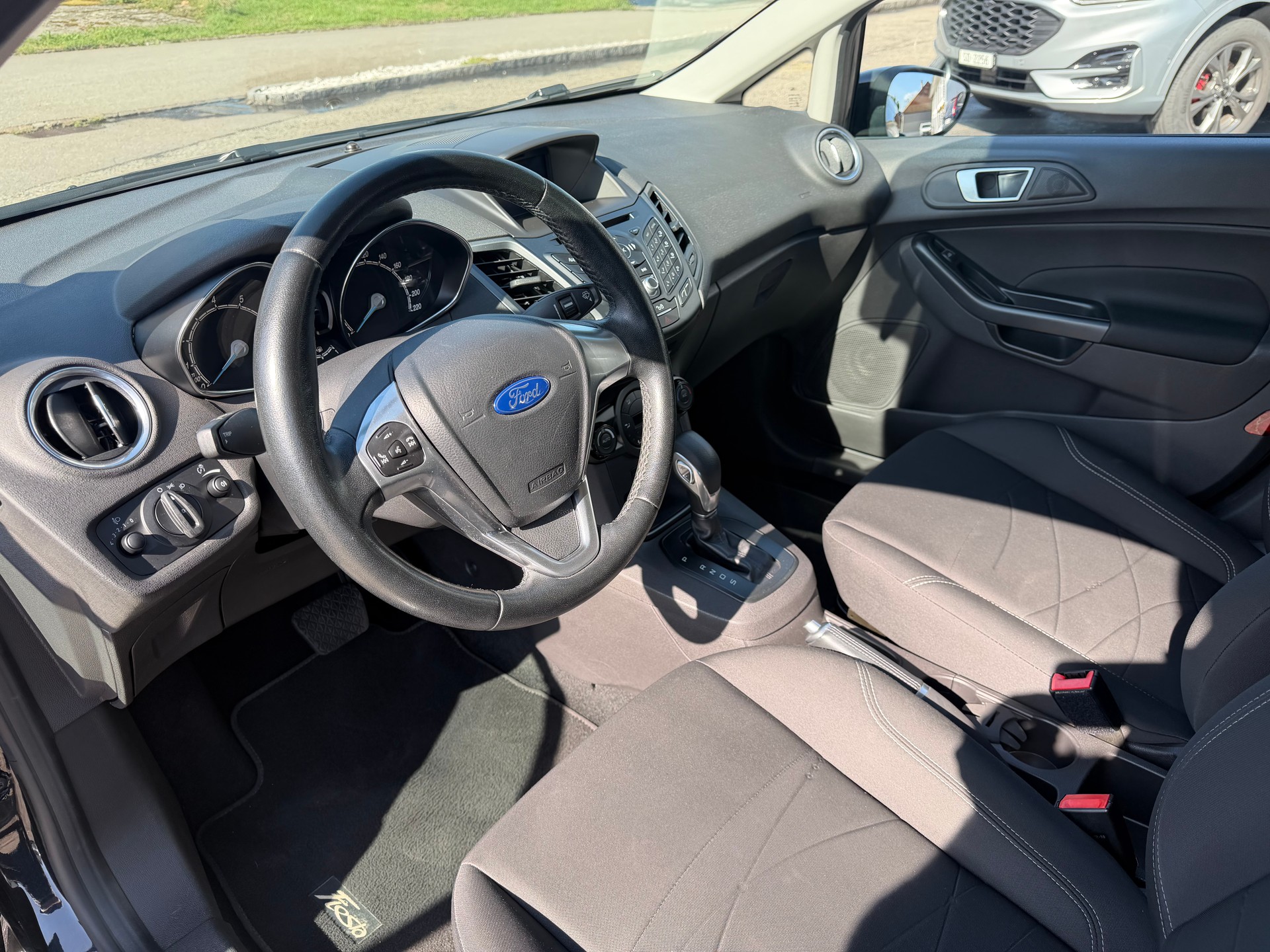 FORD Fiesta 1.0 SCTi Trend PowerShift-image-11