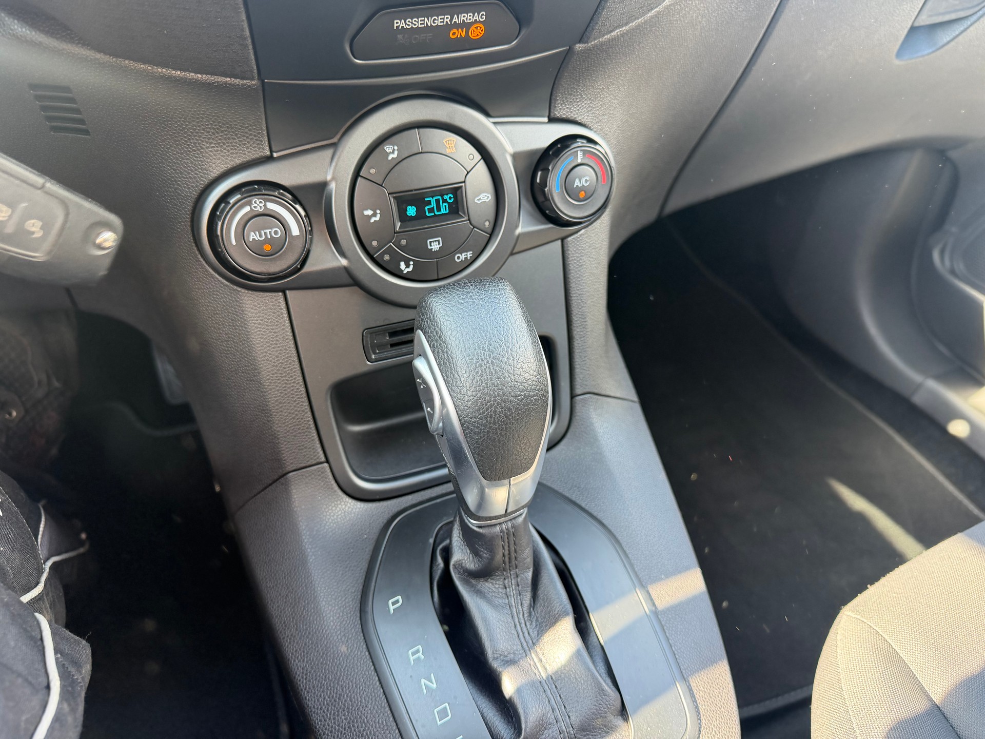 FORD Fiesta 1.0 SCTi Trend PowerShift-image-16