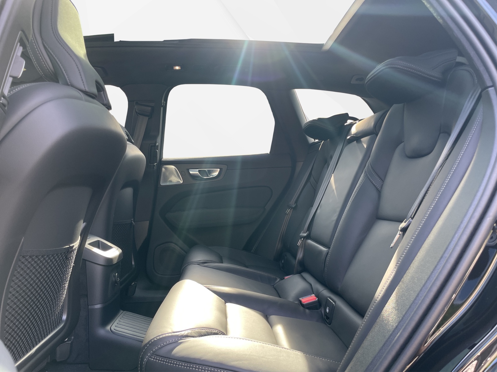 VOLVO XC60 2.0 T6 TE Black Edition eAWD-image-13
