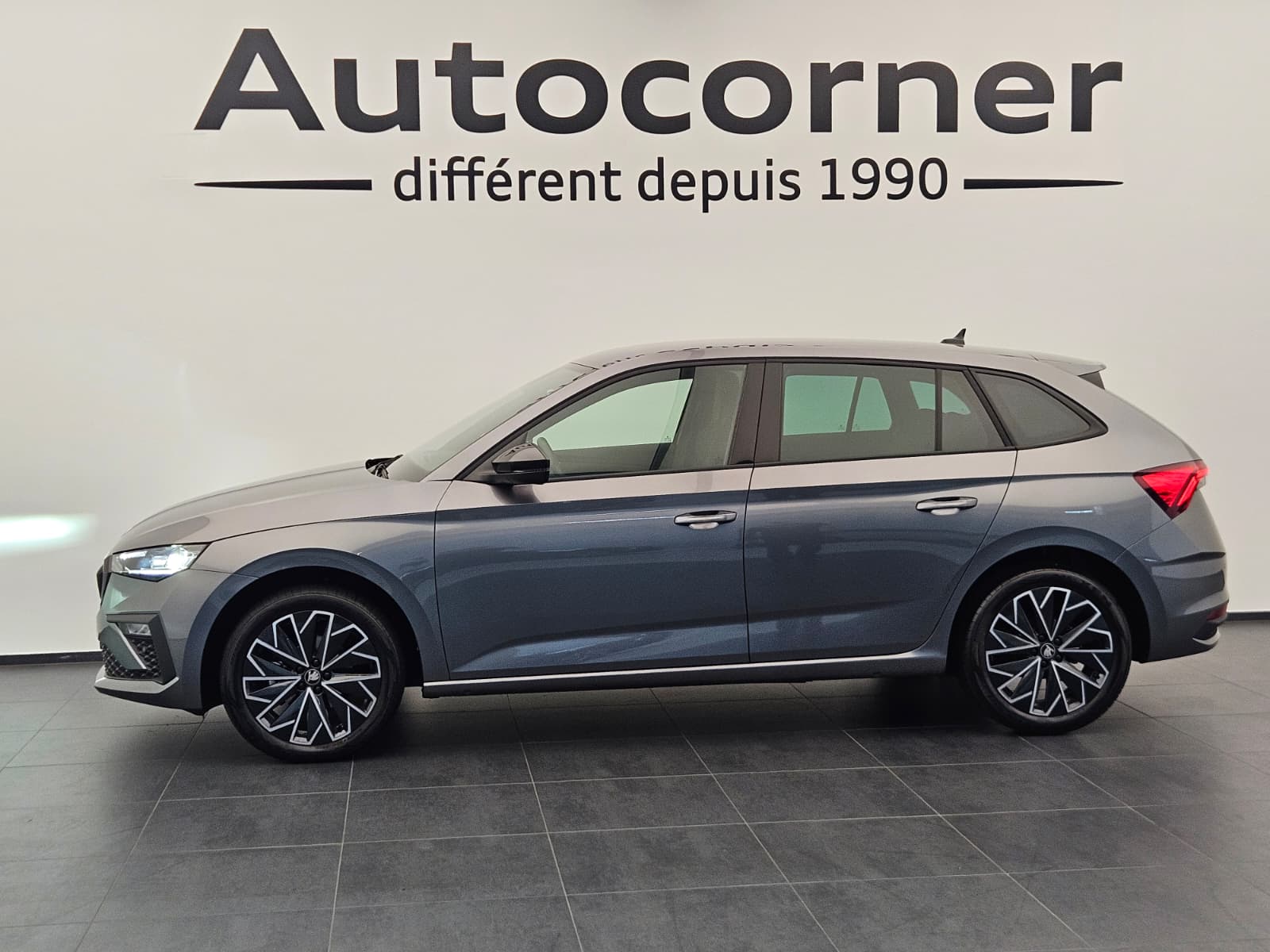 SKODA Scala 1.0 TSI Dynamic DSG-showroom-element-1