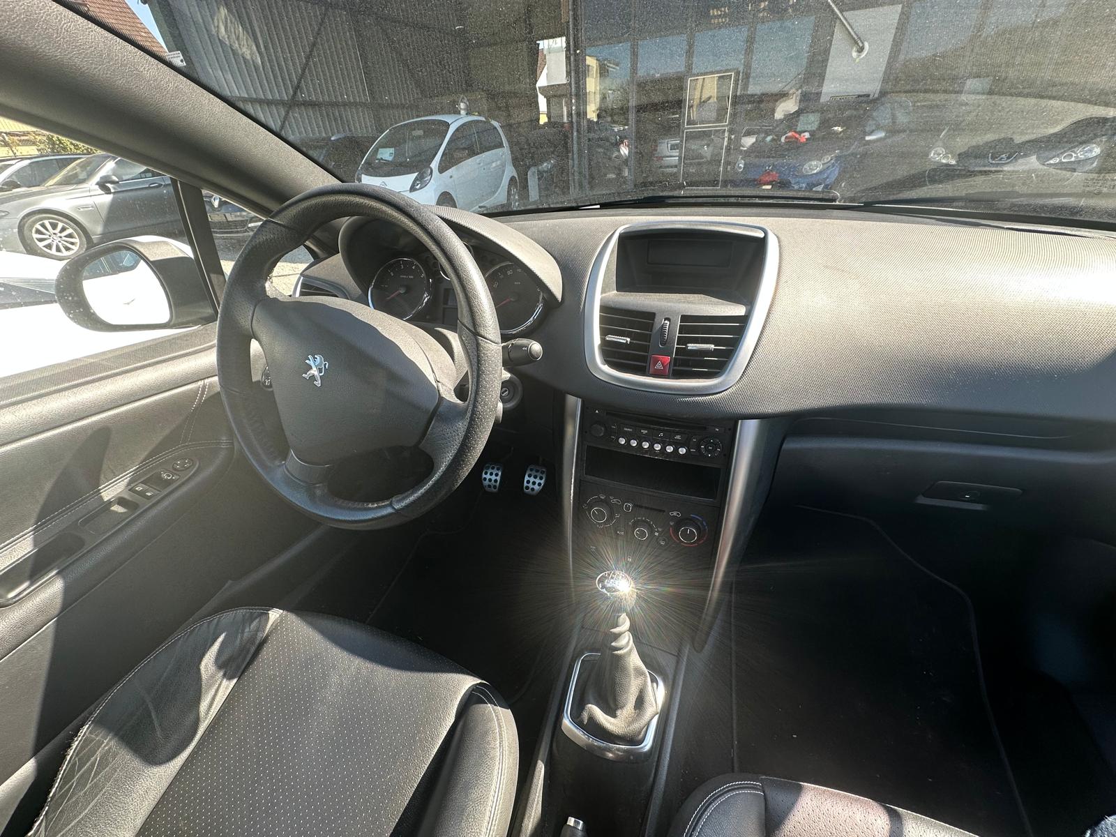 PEUGEOT 207 CC 1.6 16V Turbo-image-8