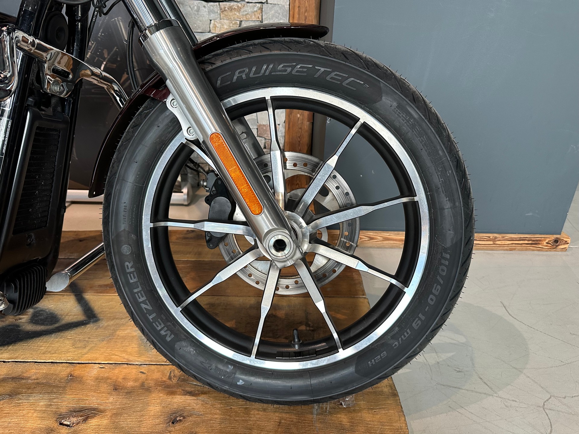 HARLEY-DAVIDSON FXLR Low Rider 107 ABS (35KW)-image-5