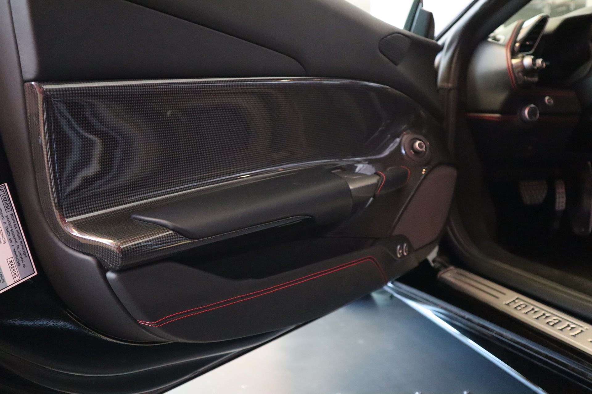 FERRARI 488 GTB 3.9 V8-image-23