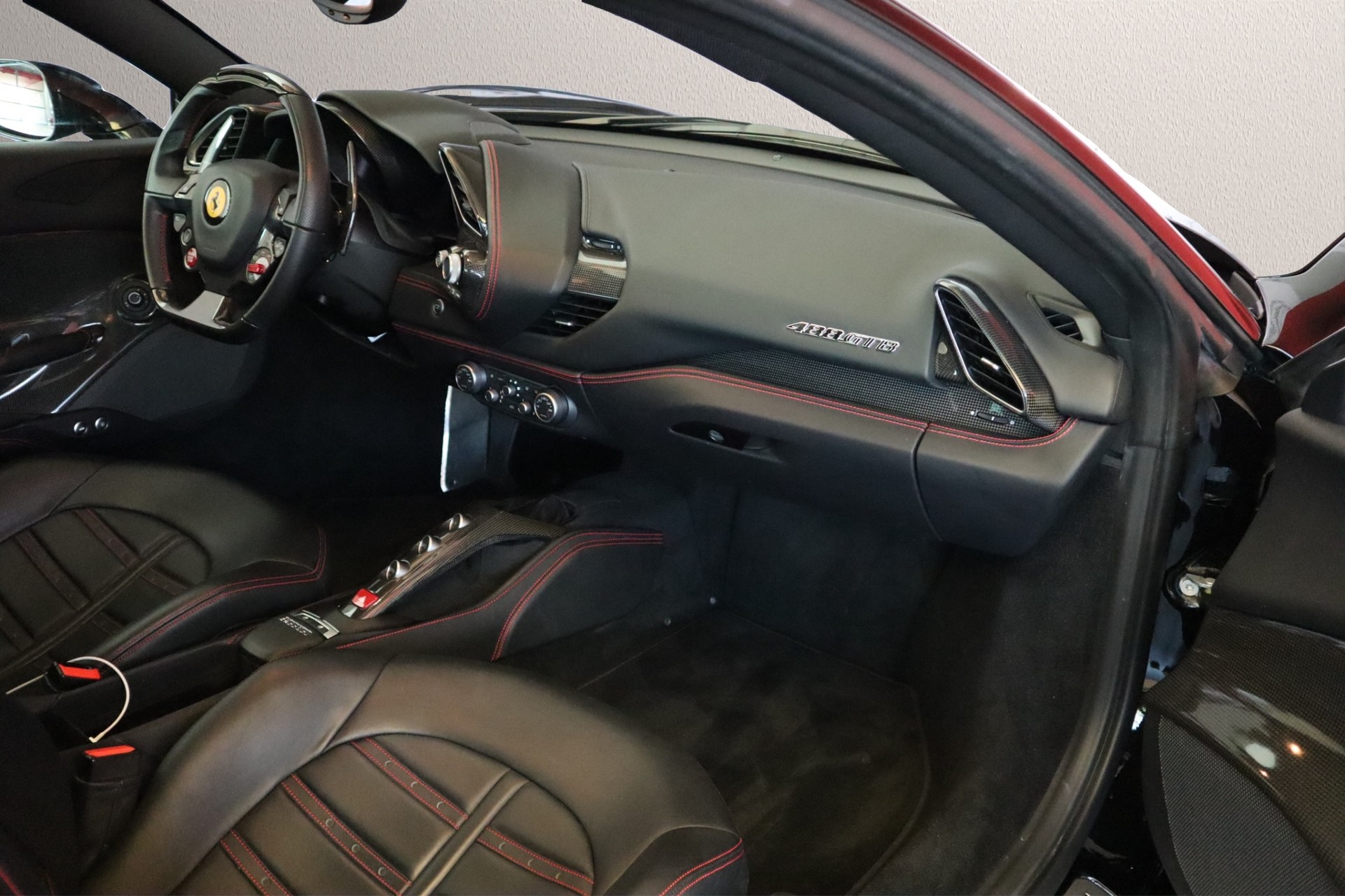 FERRARI 488 GTB 3.9 V8-image-17