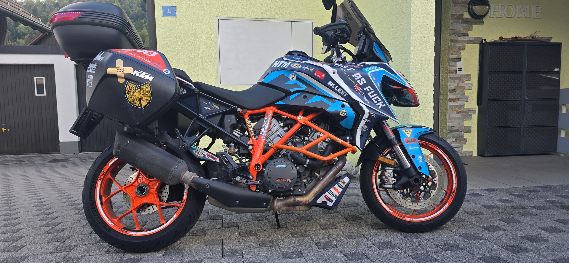 KTM 1290 Super Duke GT-image-9