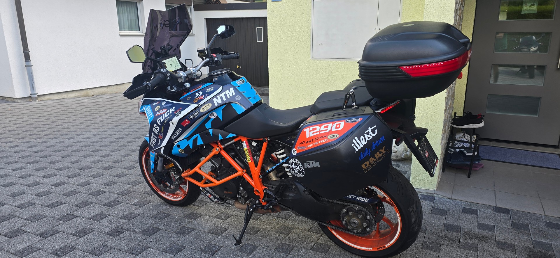 KTM 1290 Super Duke GT-image-5