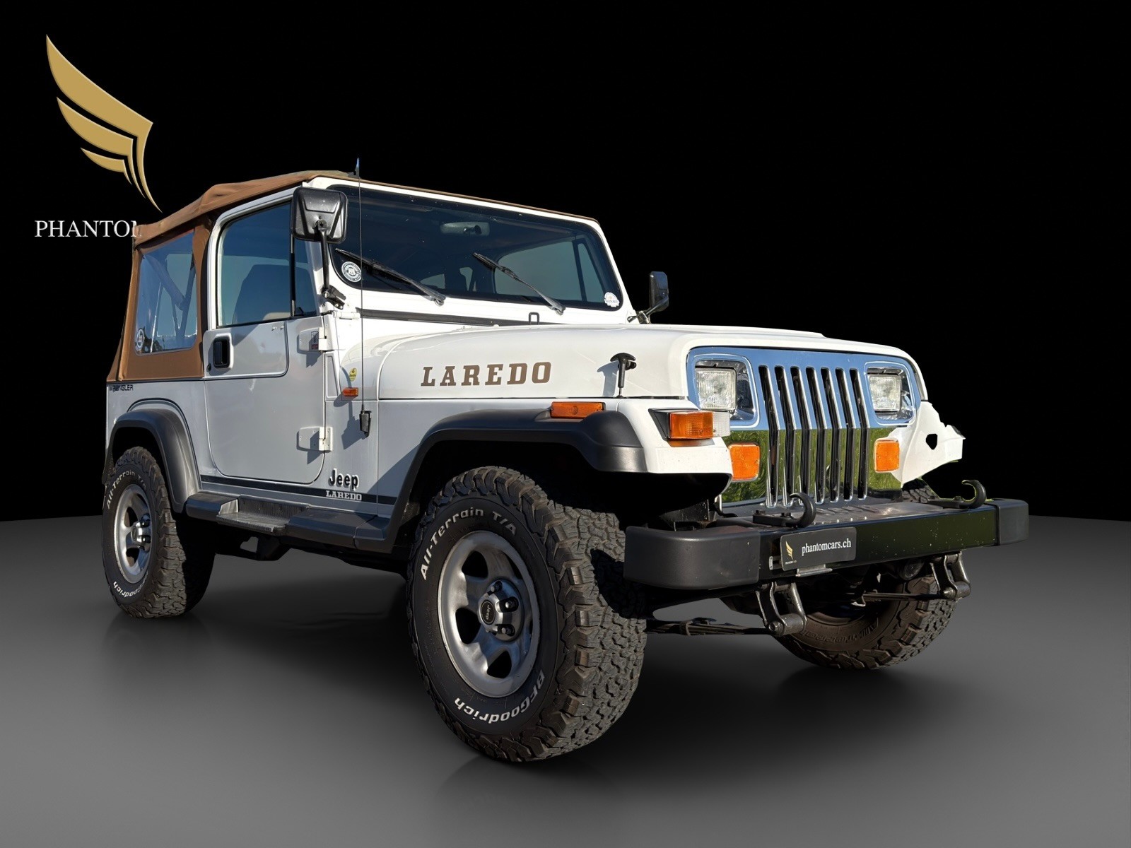 JEEP Wrangler 4.0 Laredo-showroom-element-1