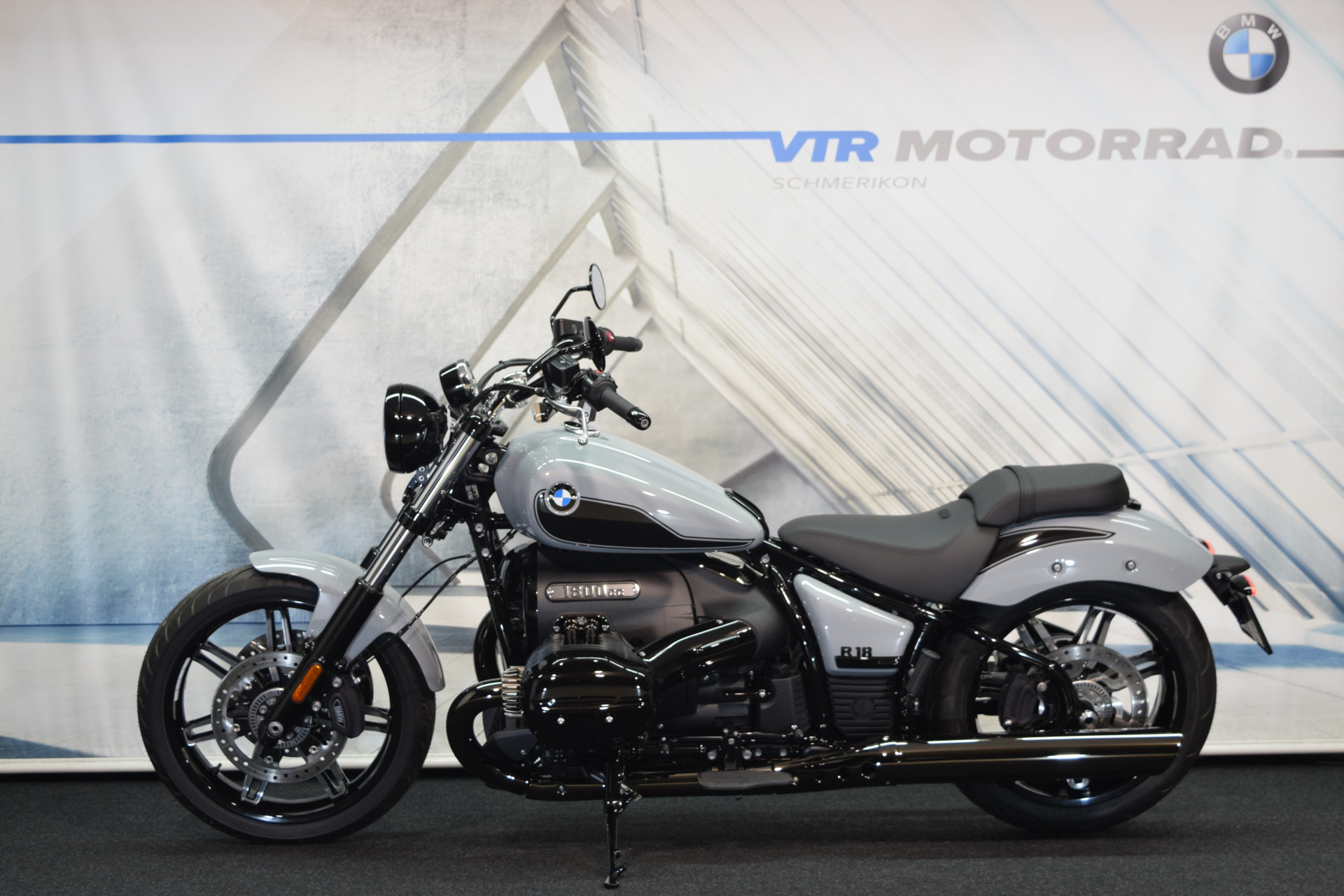BMW R 18 Blacked Out-image-4