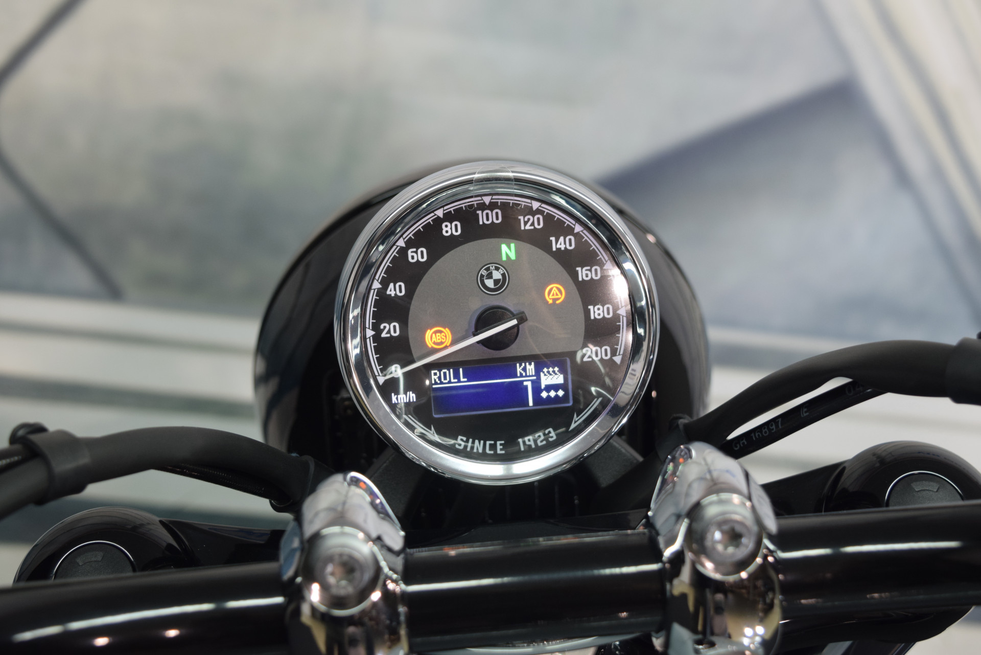 BMW R 18 Blacked Out-image-8