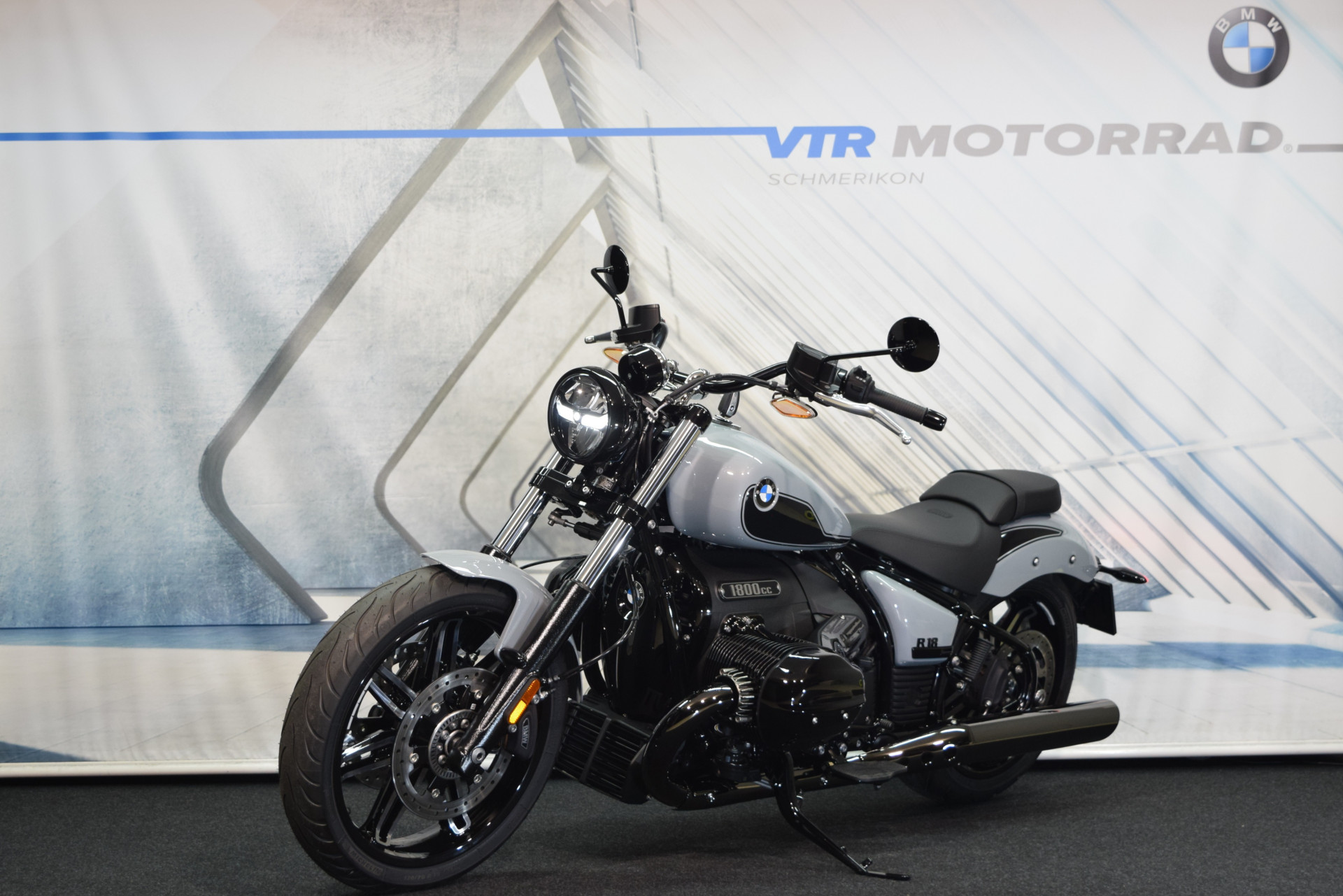 BMW R 18 Blacked Out-image-5