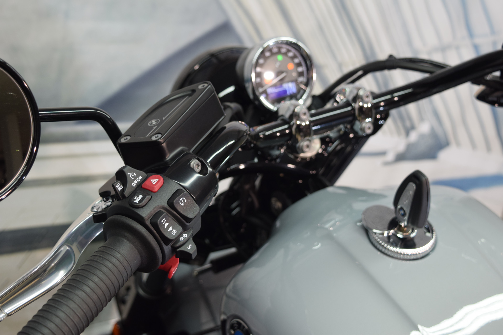 BMW R 18 Blacked Out-image-6
