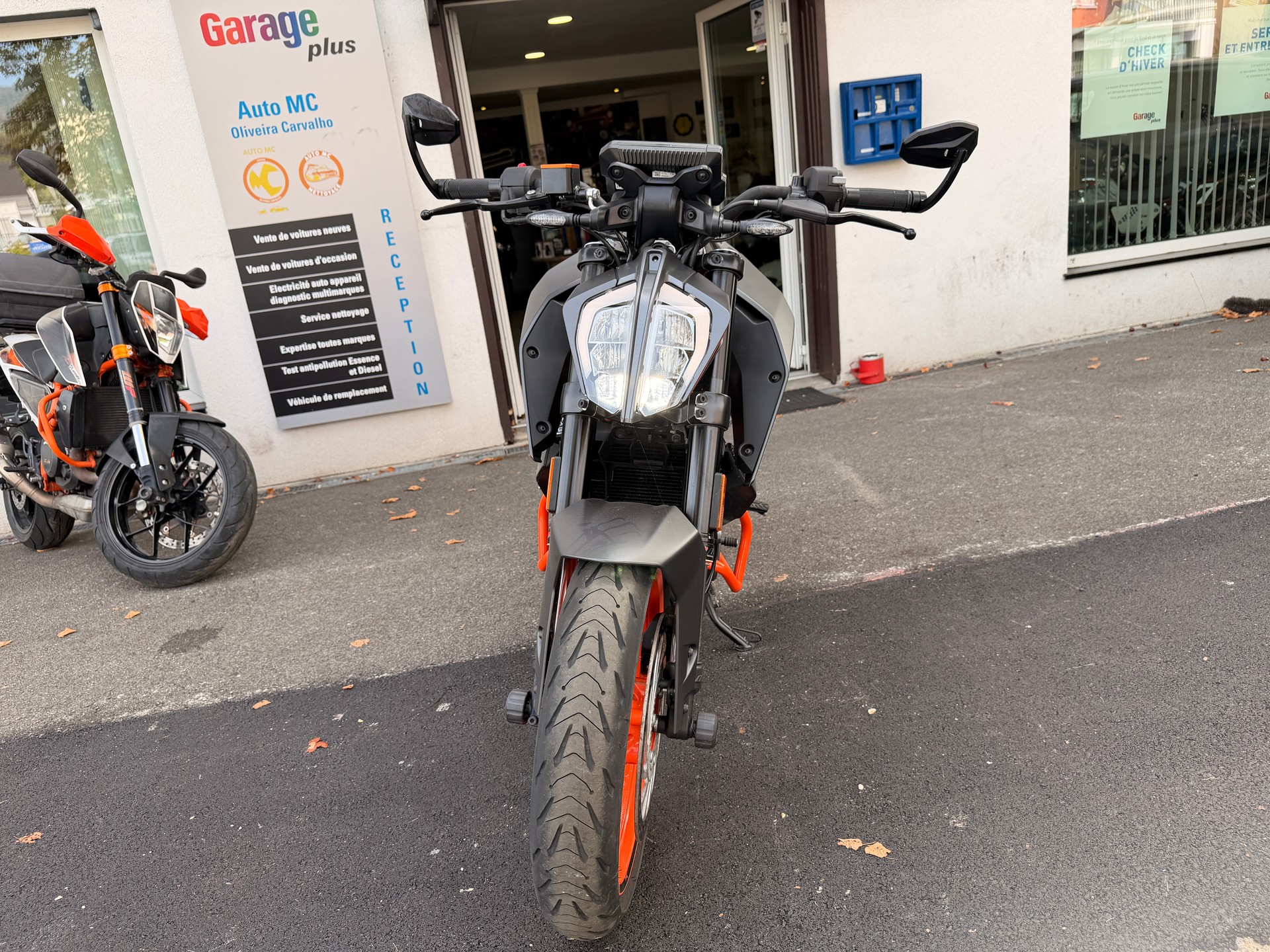 KTM 125 Duke-image-1