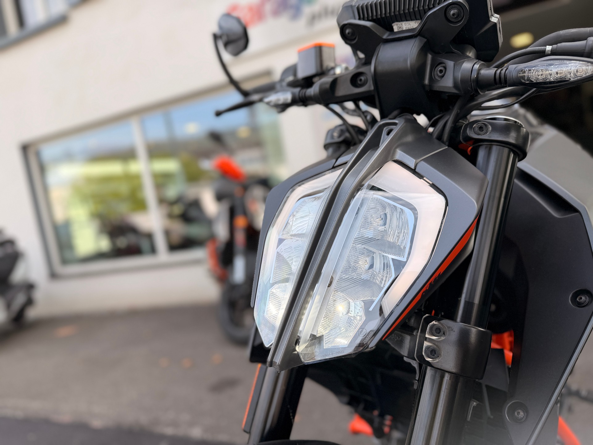 KTM 125 Duke-image-13