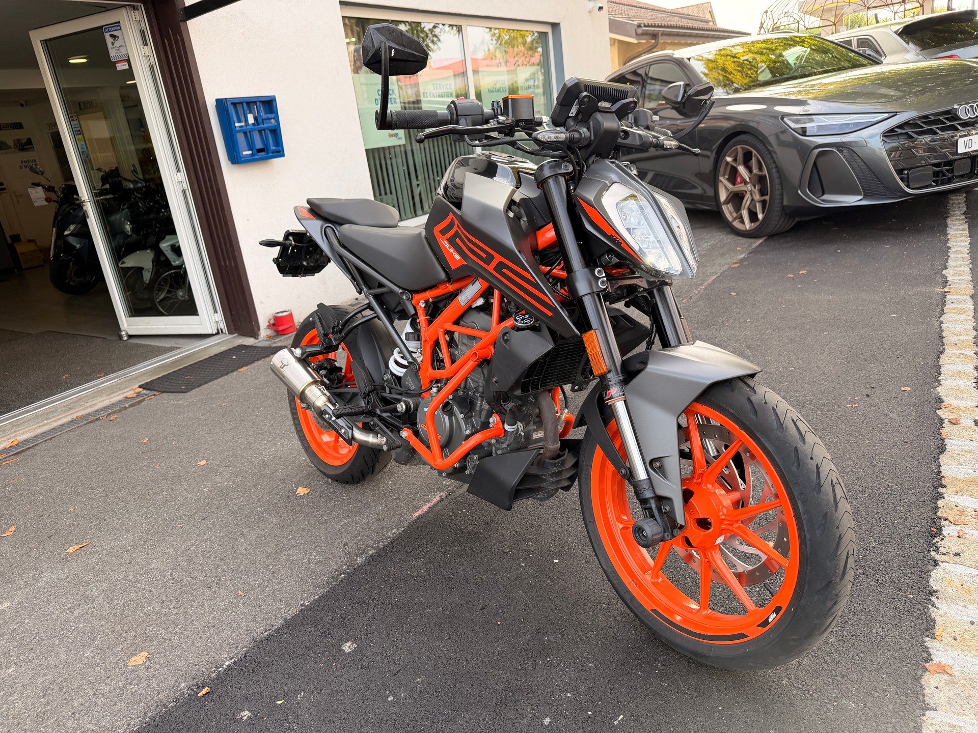 KTM 125 Duke-image-2