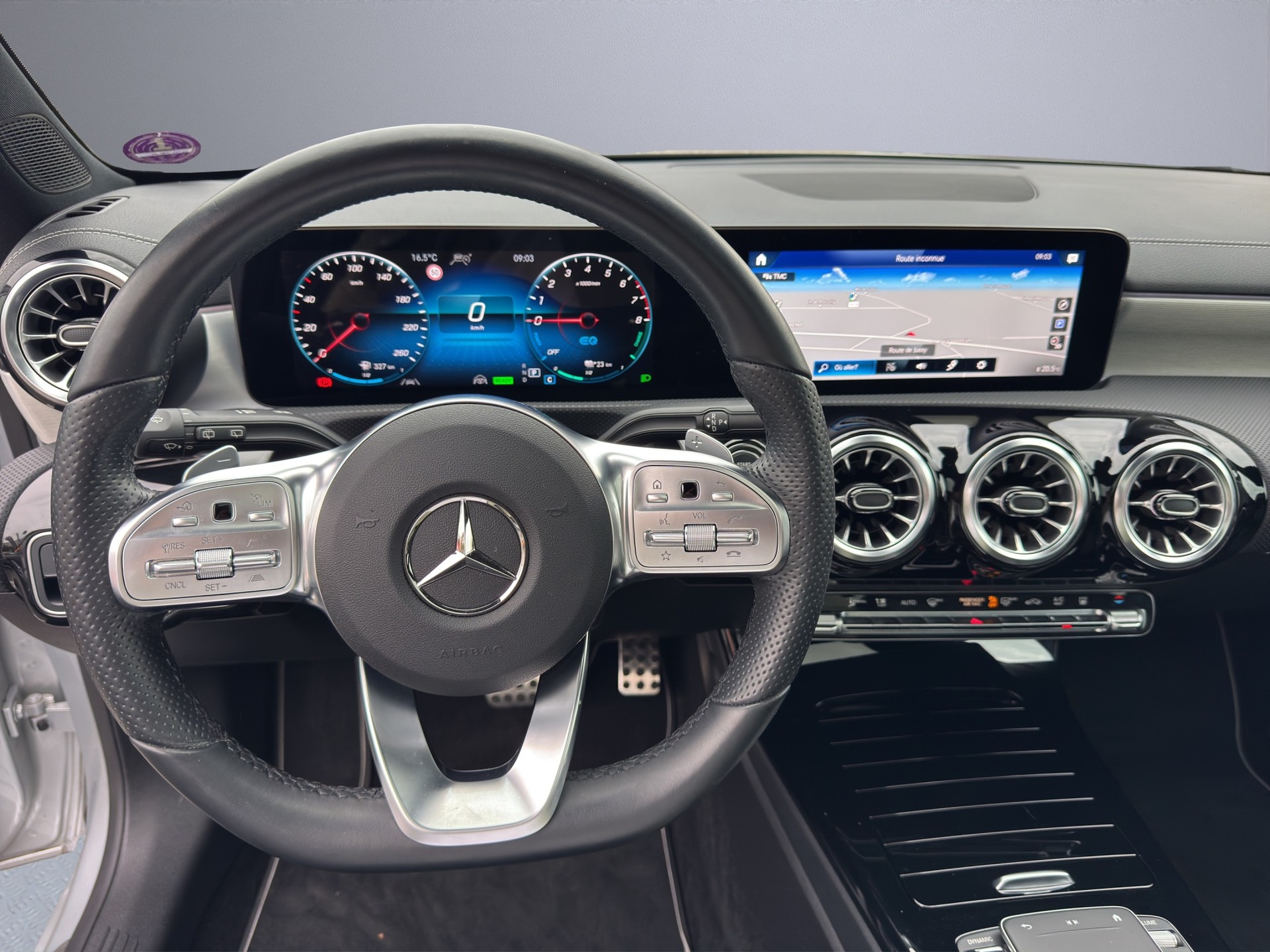 MERCEDES-BENZ A 250e AMG Line 8G-DCT-image-11
