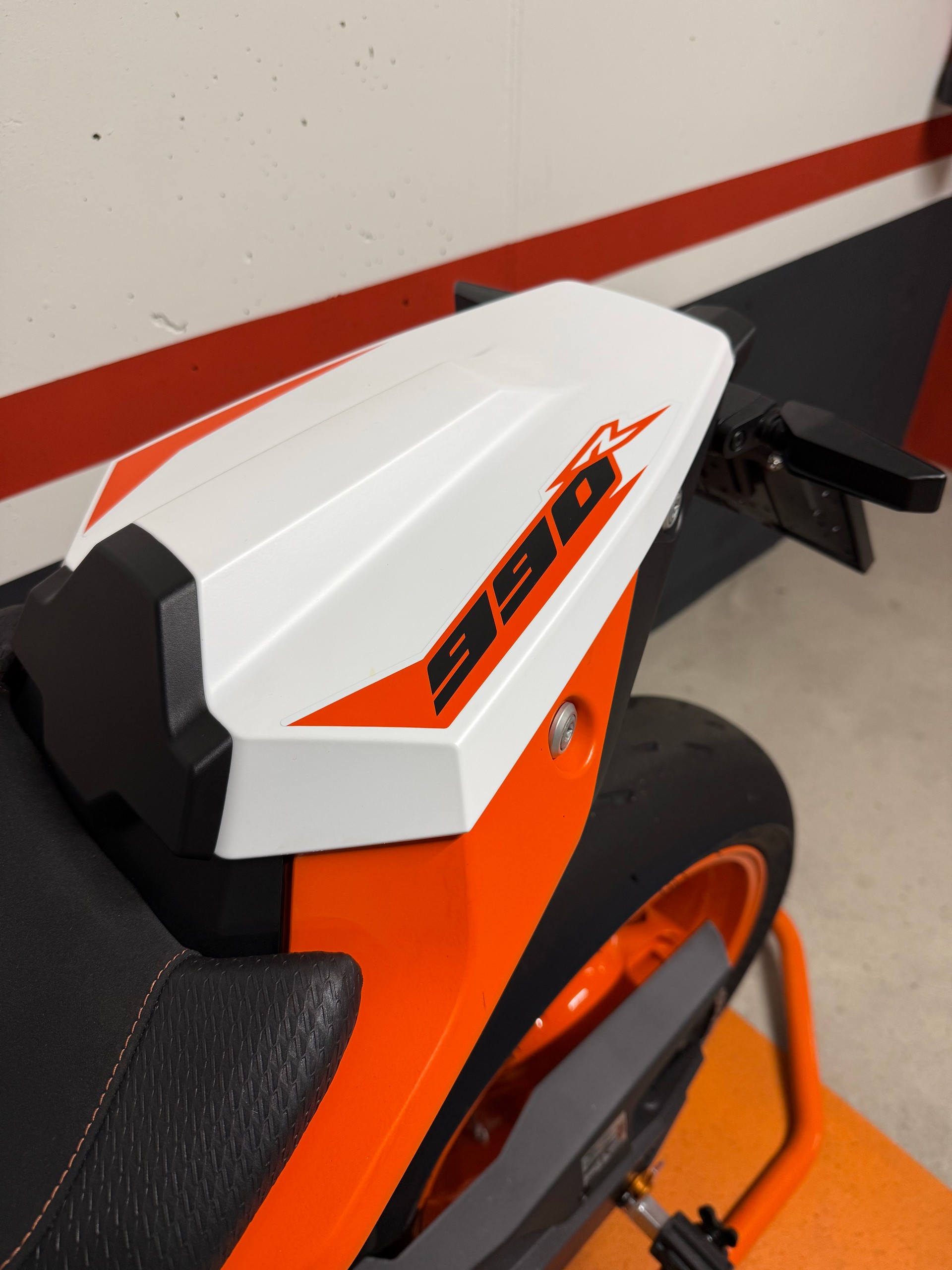 KTM 990 Duke R-image-1
