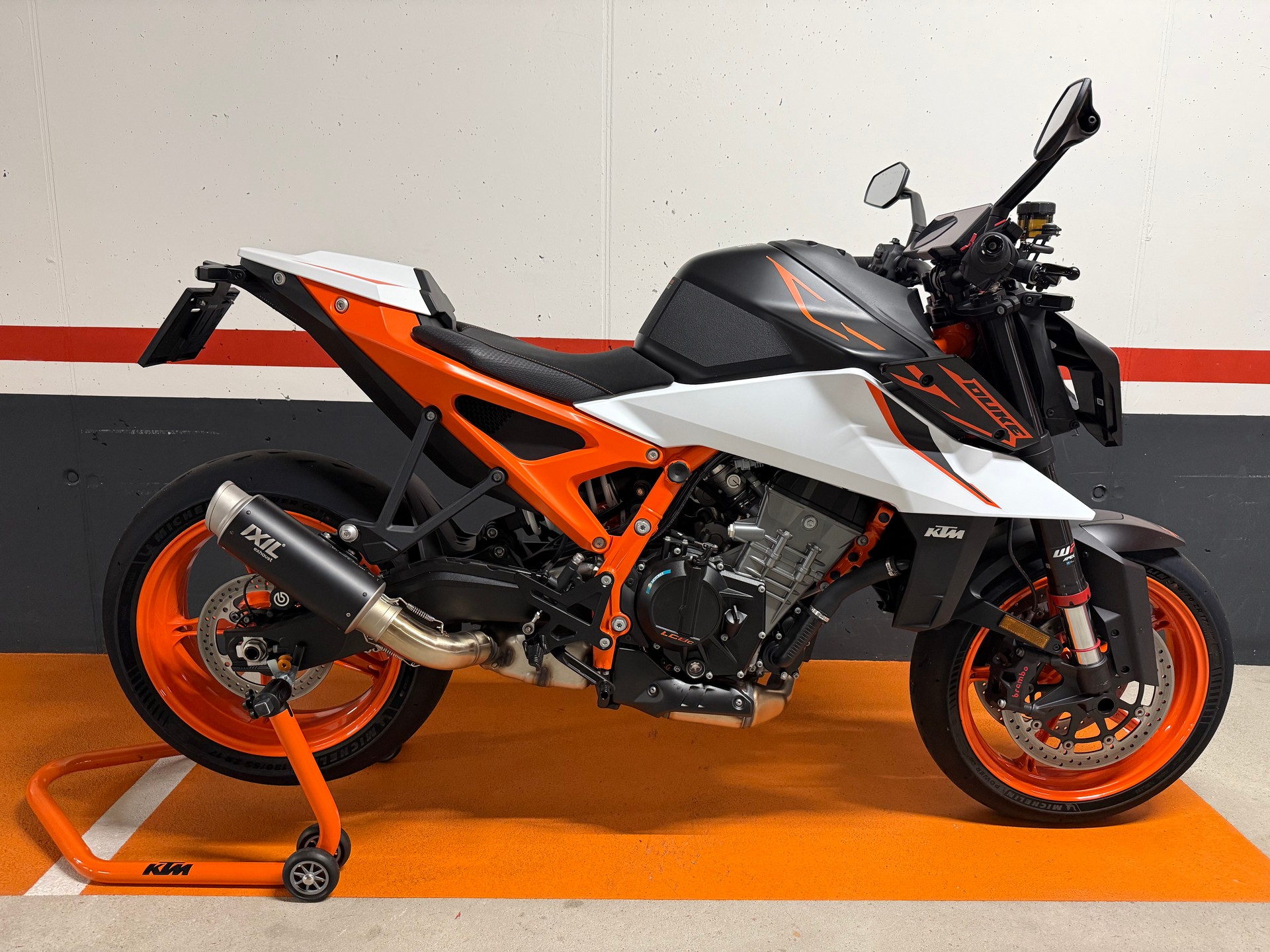 KTM 990 Duke R-image-0
