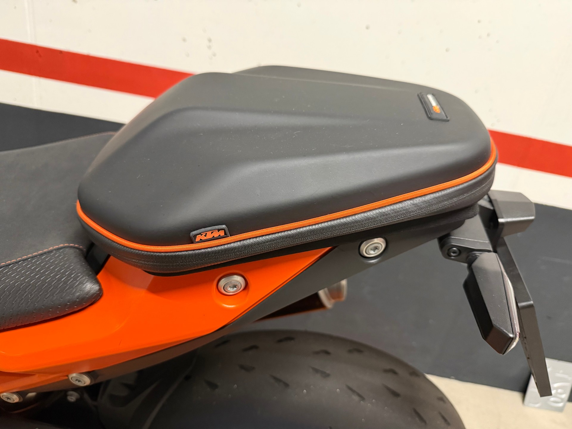 KTM 990 Duke R-image-6