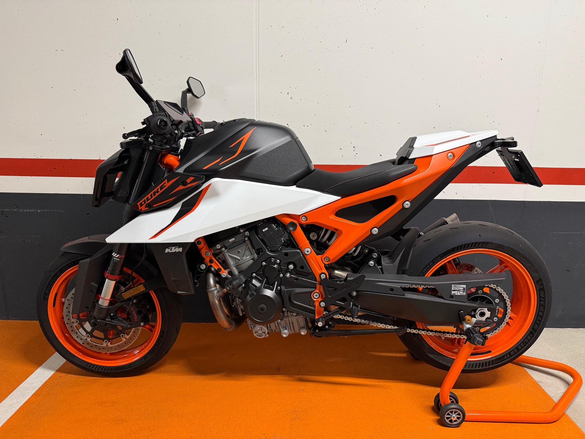 KTM 990 Duke R-image-2