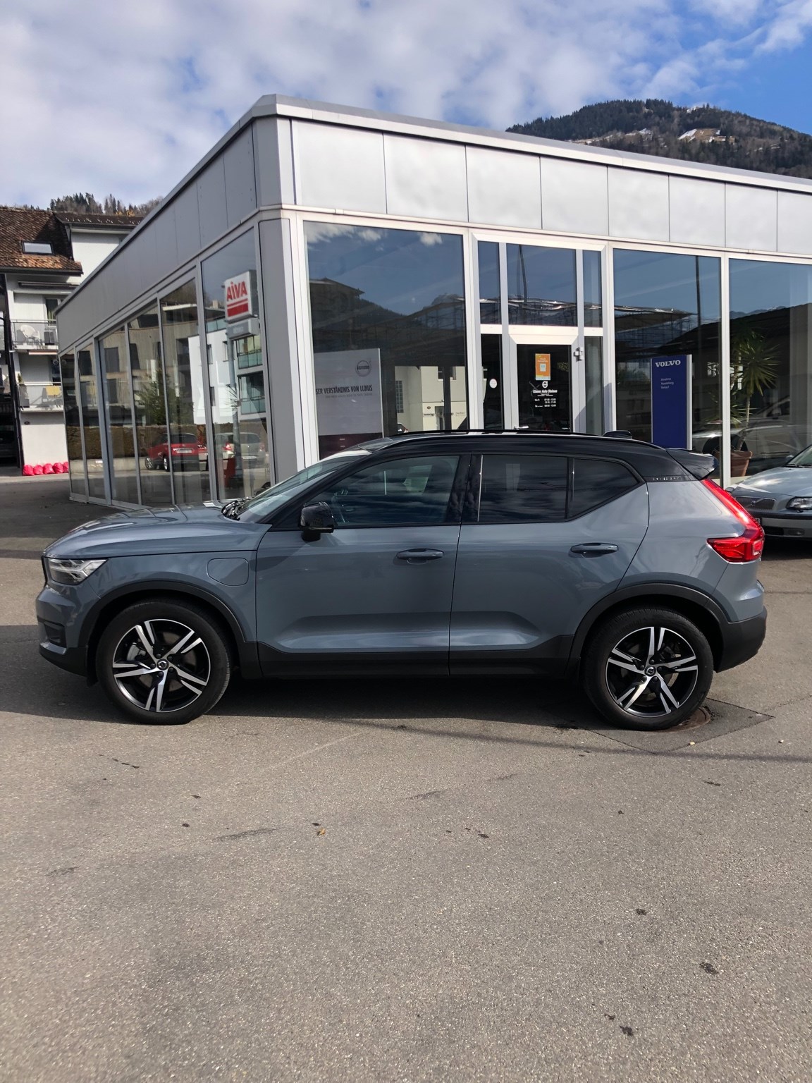 VOLVO XC40 T5 TwE R-Design DCT-image-1
