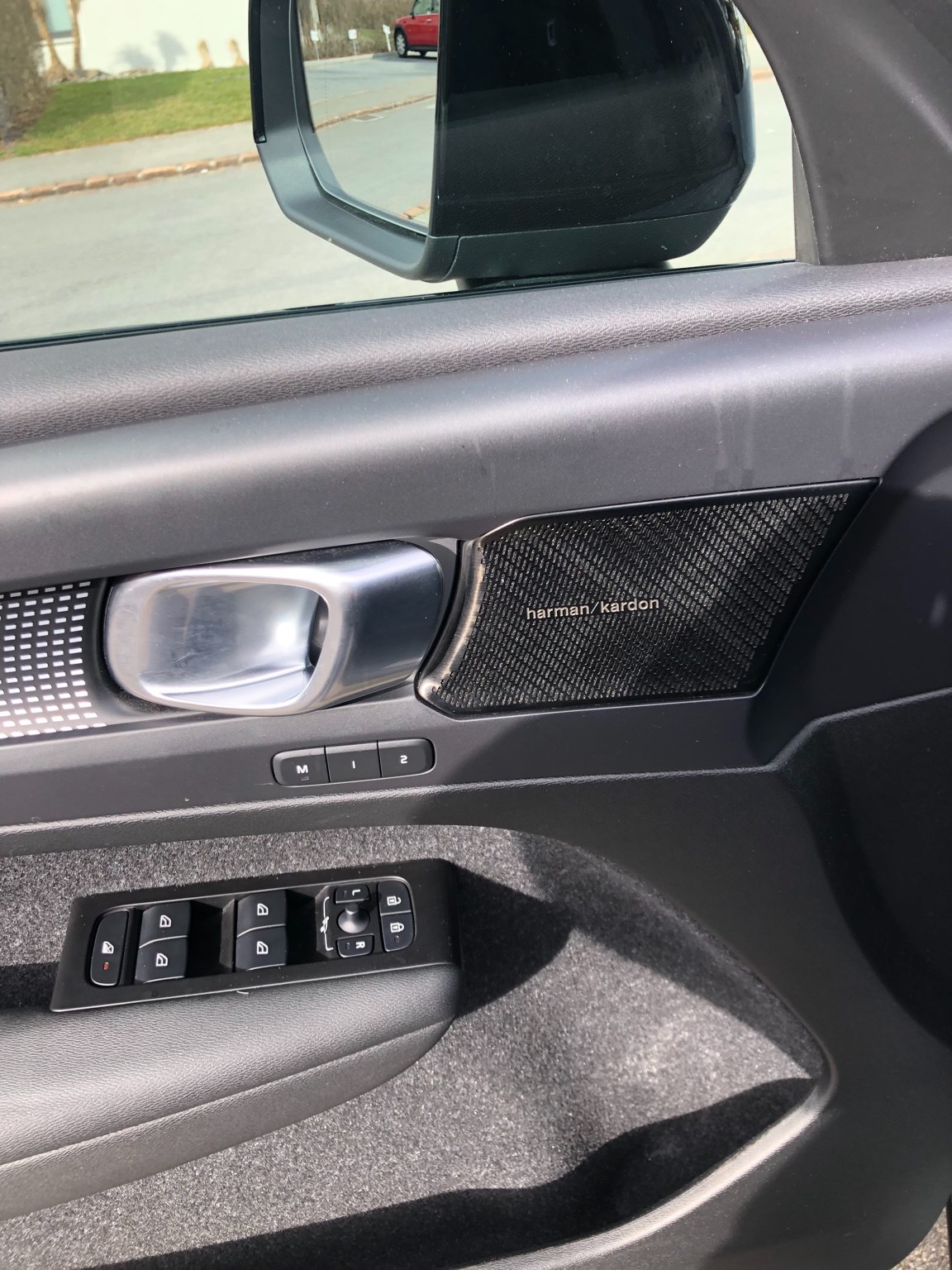 VOLVO XC40 T5 TwE R-Design DCT-image-6