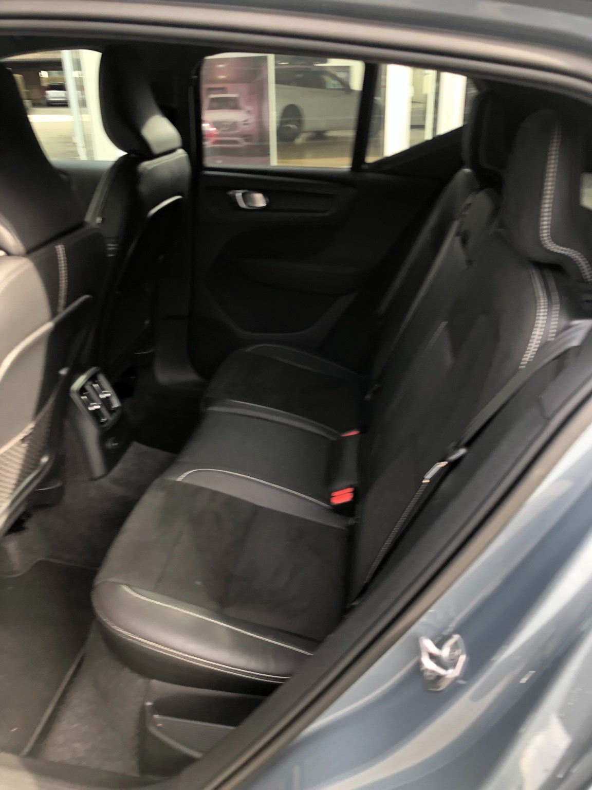 VOLVO XC40 T5 TwE R-Design DCT-image-7