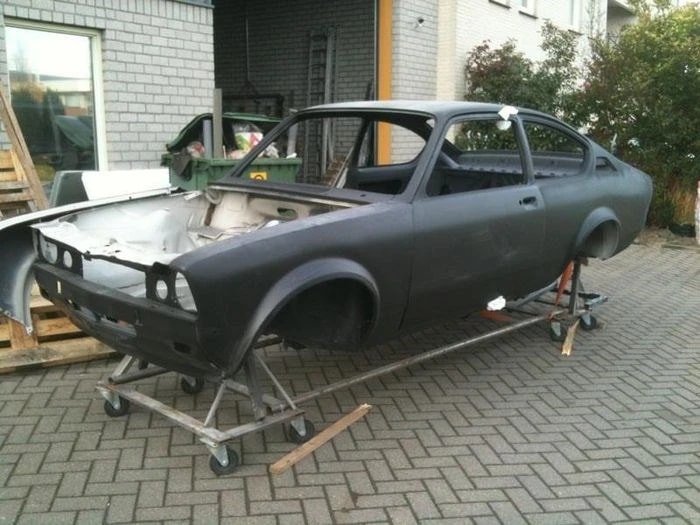 OPEL 2.9 Cosworth Supercharged (Coupé)-image-4