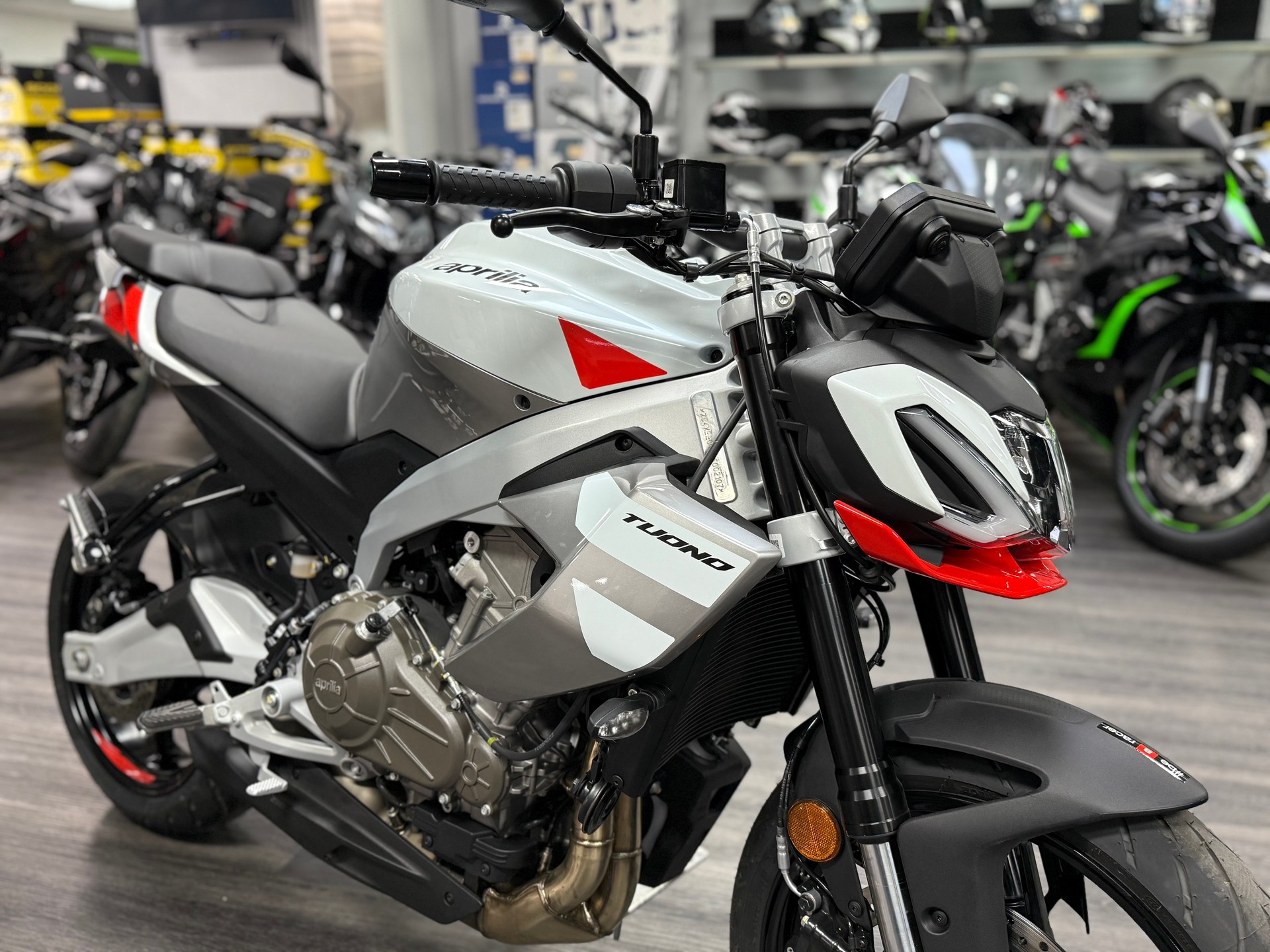 APRILIA Tuono 457 E5+ 2025 Puma Grey (35kW)-image-2