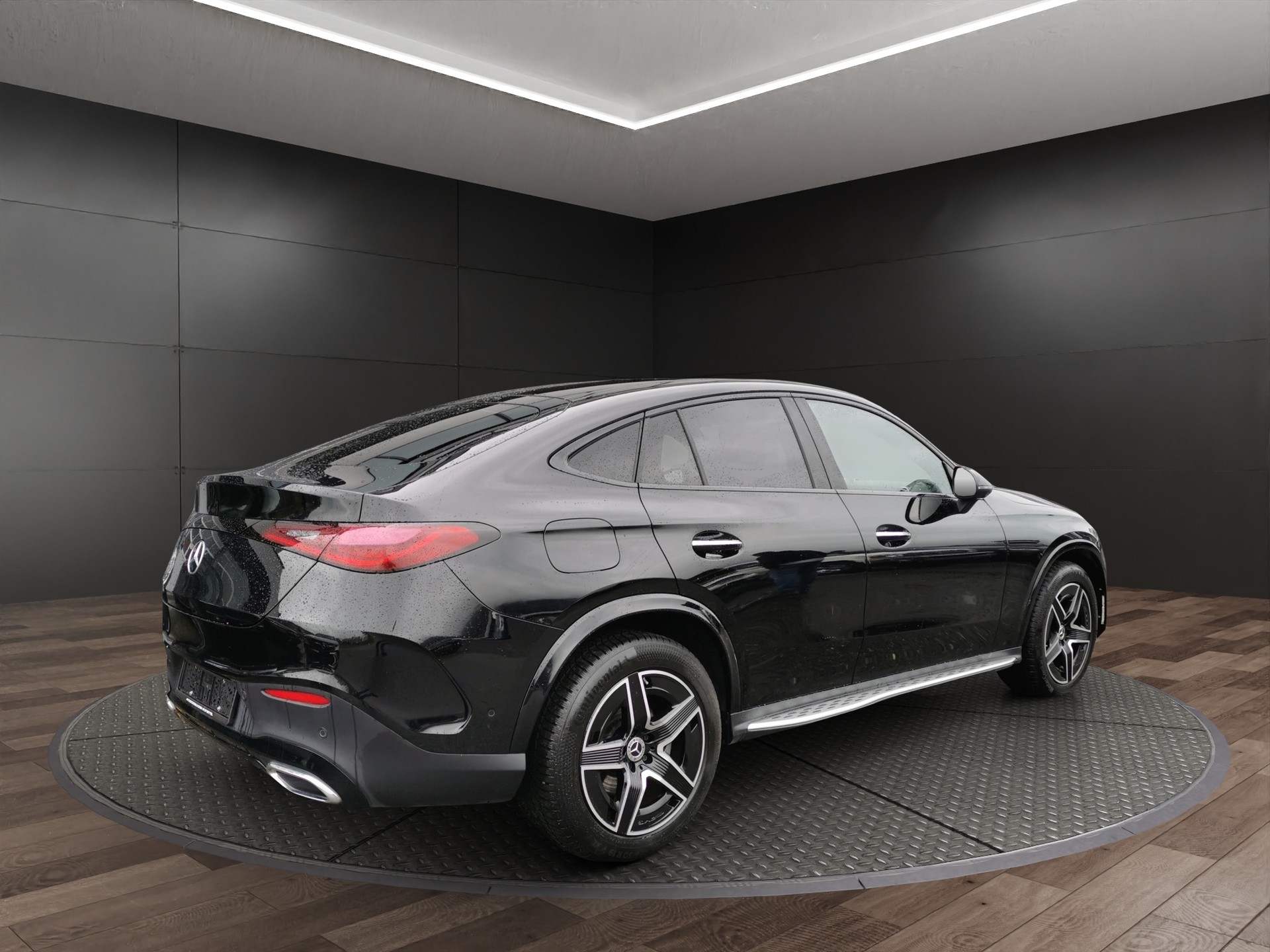 MERCEDES-BENZ GLC Coupé 300 d 4Matic AMG-Line-image-4