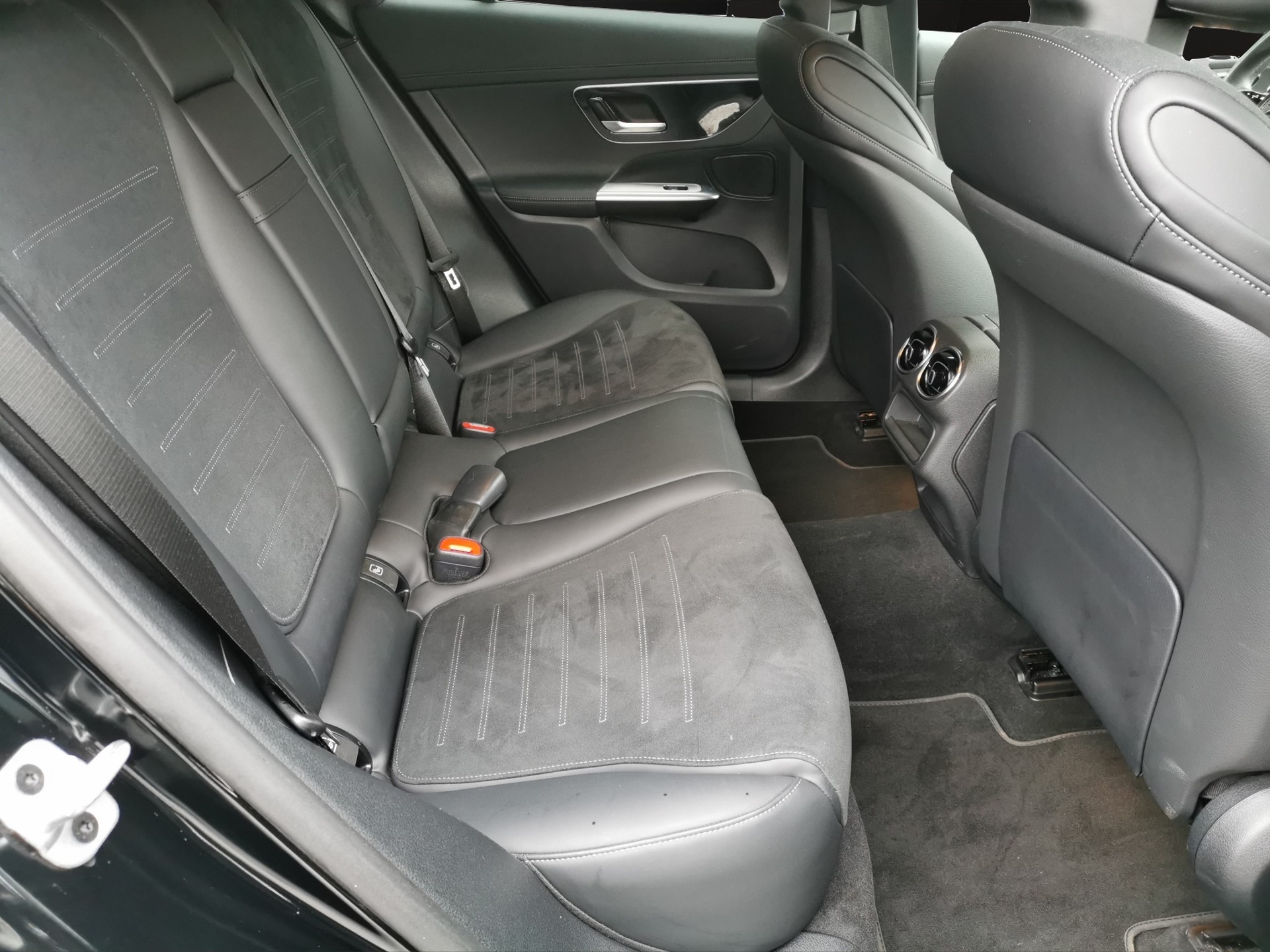 MERCEDES-BENZ GLC Coupé 300 d 4Matic AMG-Line-image-14