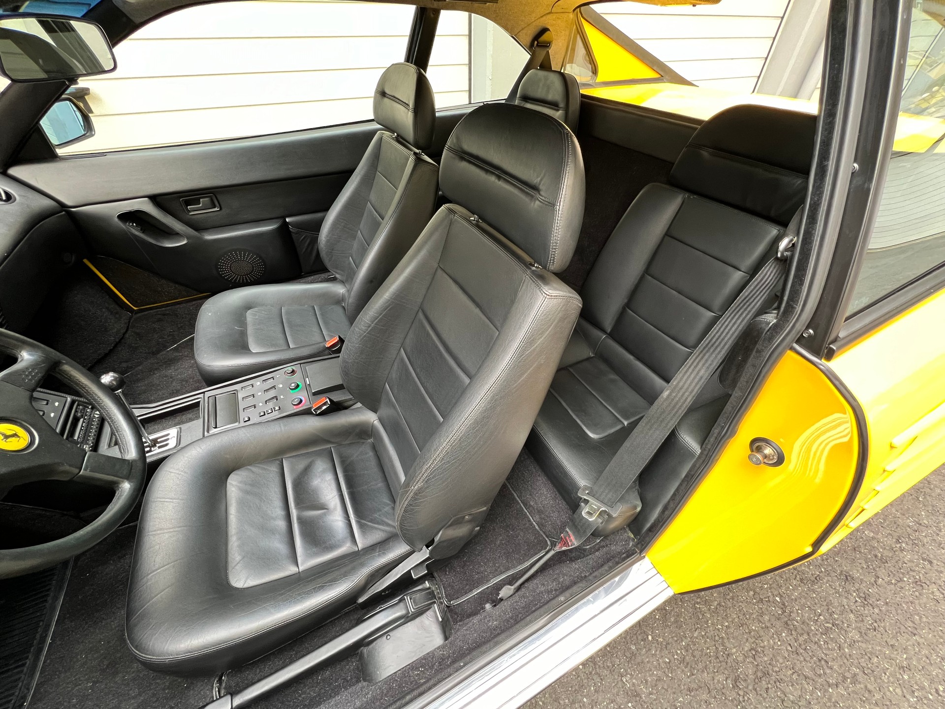 FERRARI Mondial 3.4 T-image-11