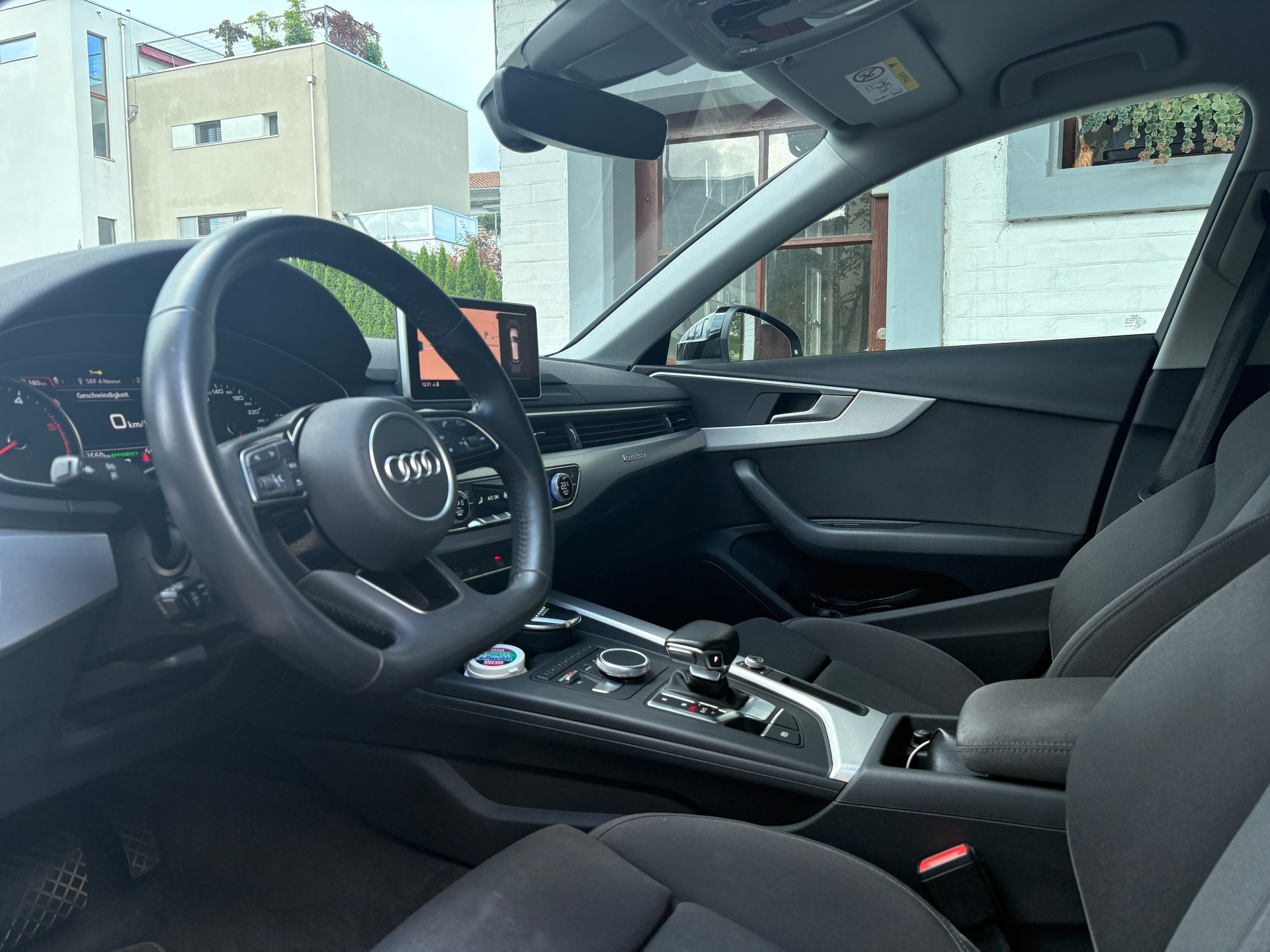 AUDI A4 Avant 40 TDI Sport quattro S-tronic-image-8