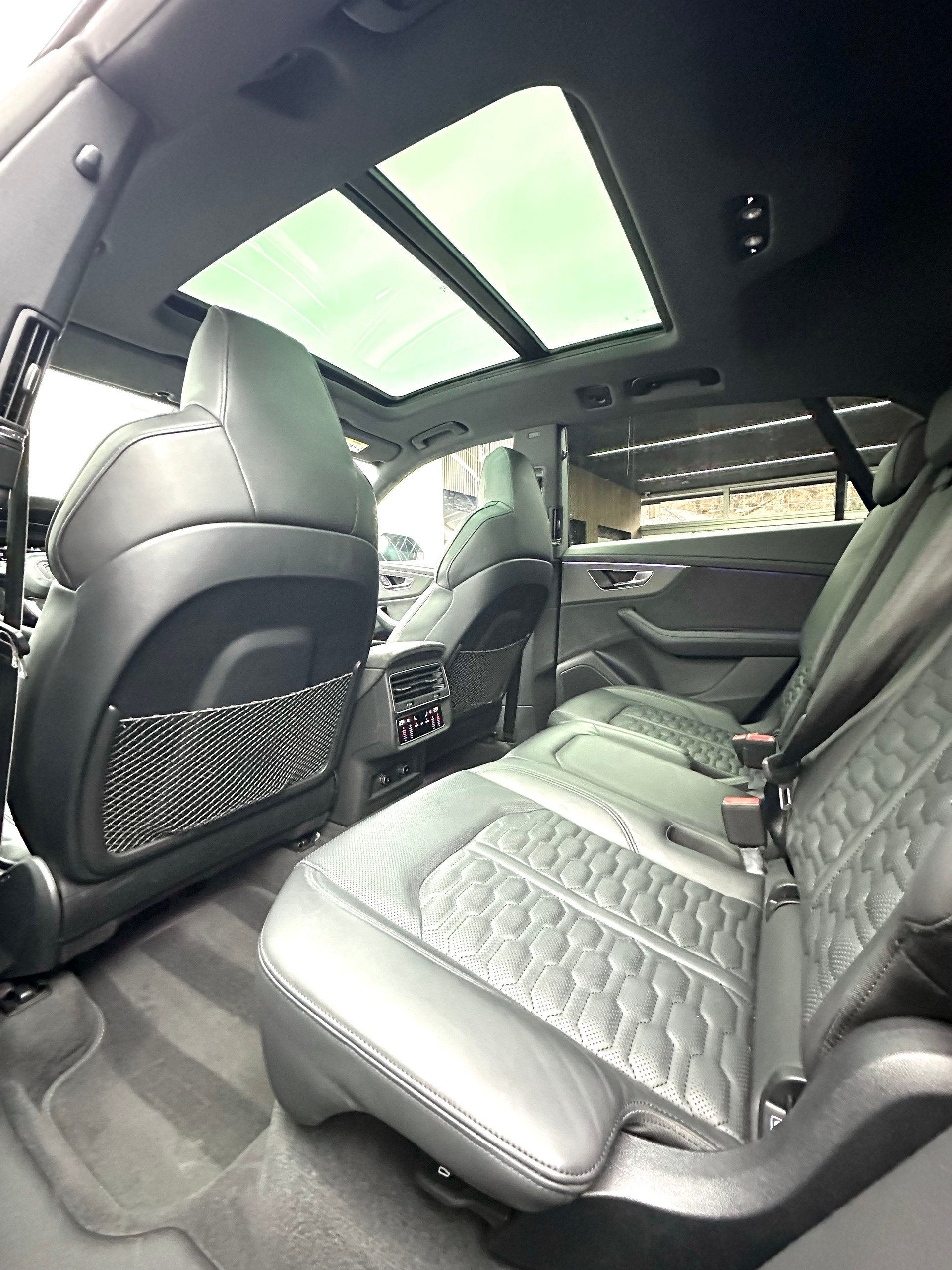 AUDI RSQ8 quattro tiptronic-image-16