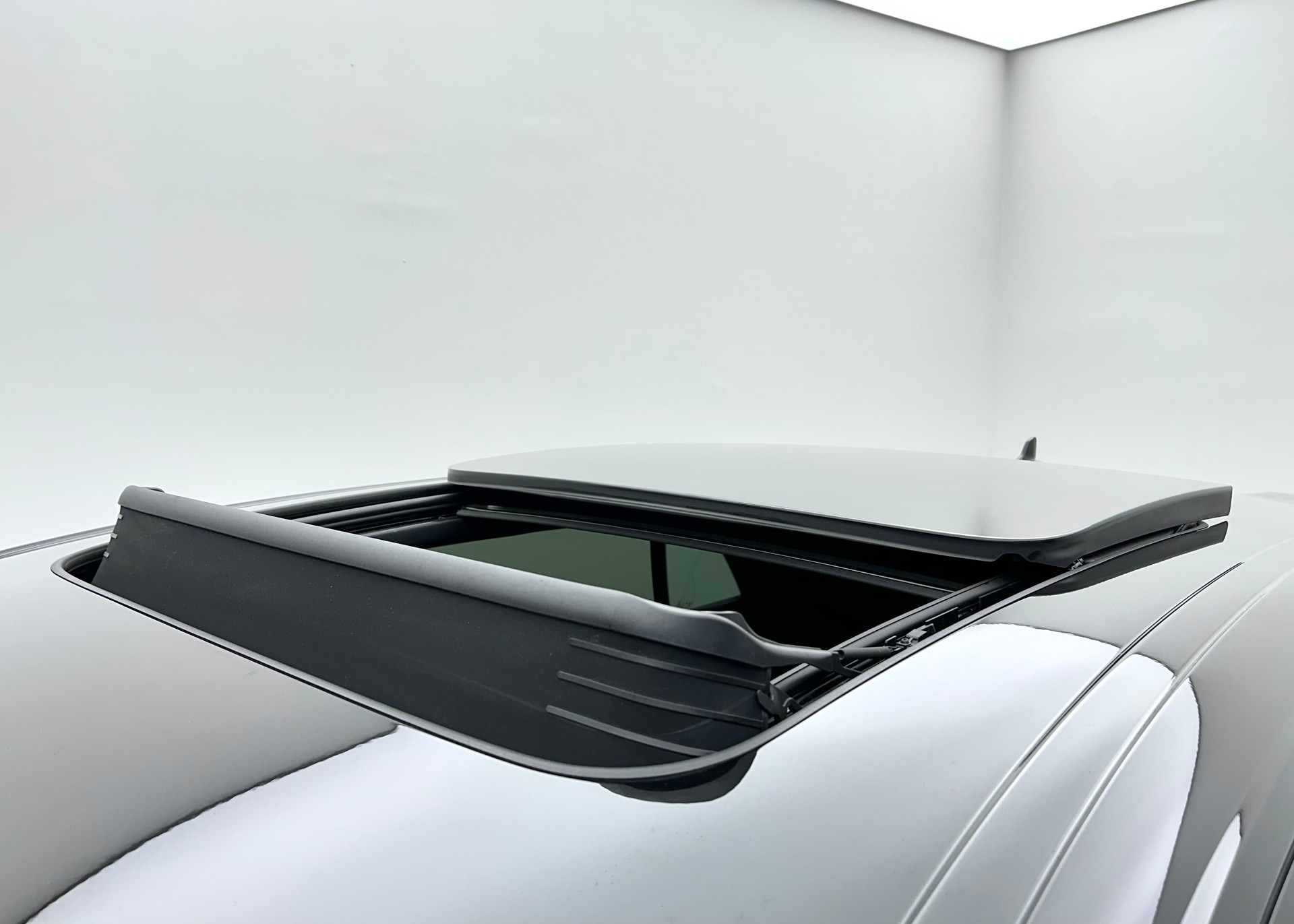AUDI RSQ8 quattro tiptronic-image-18