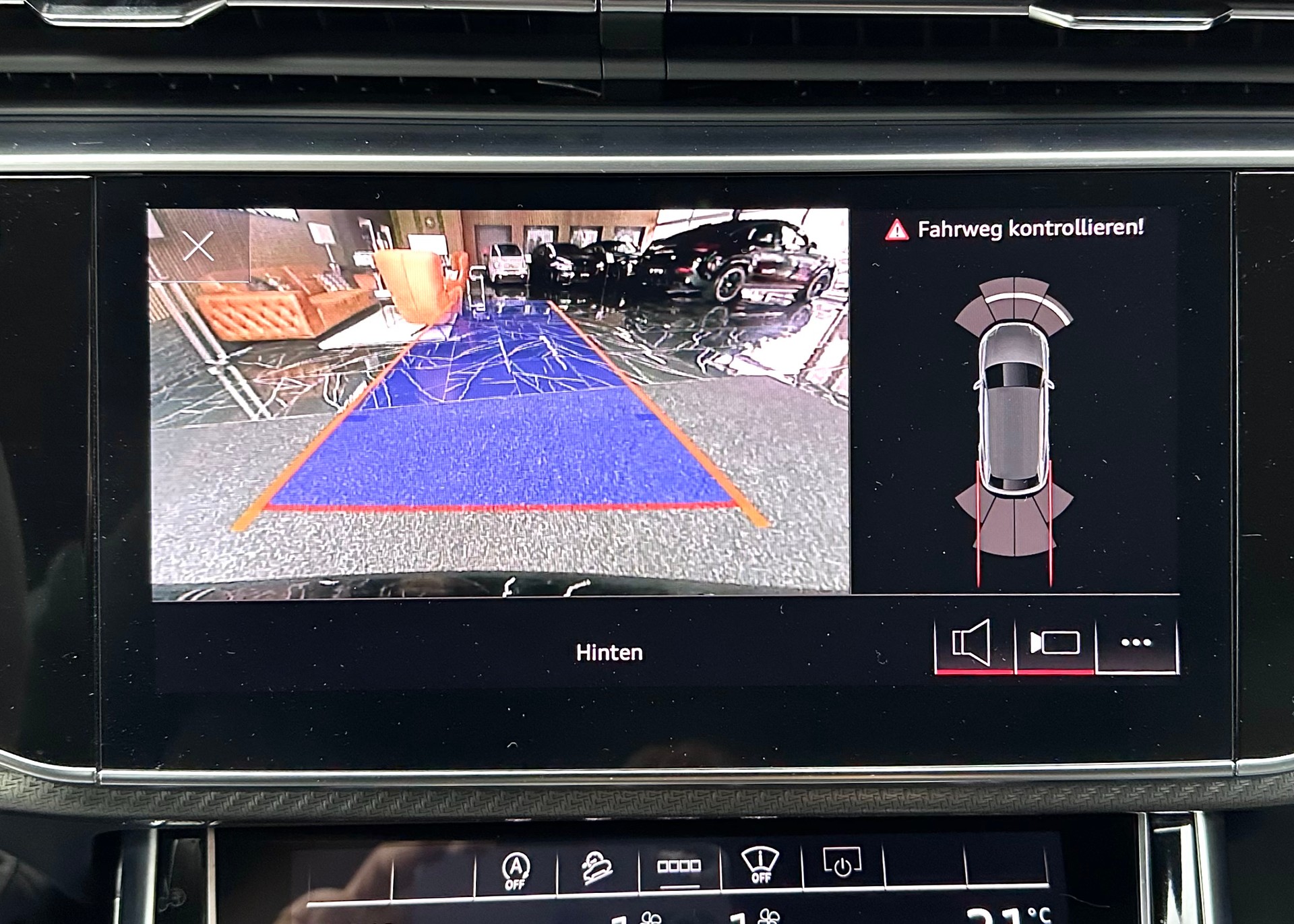 AUDI RSQ8 quattro tiptronic-image-10